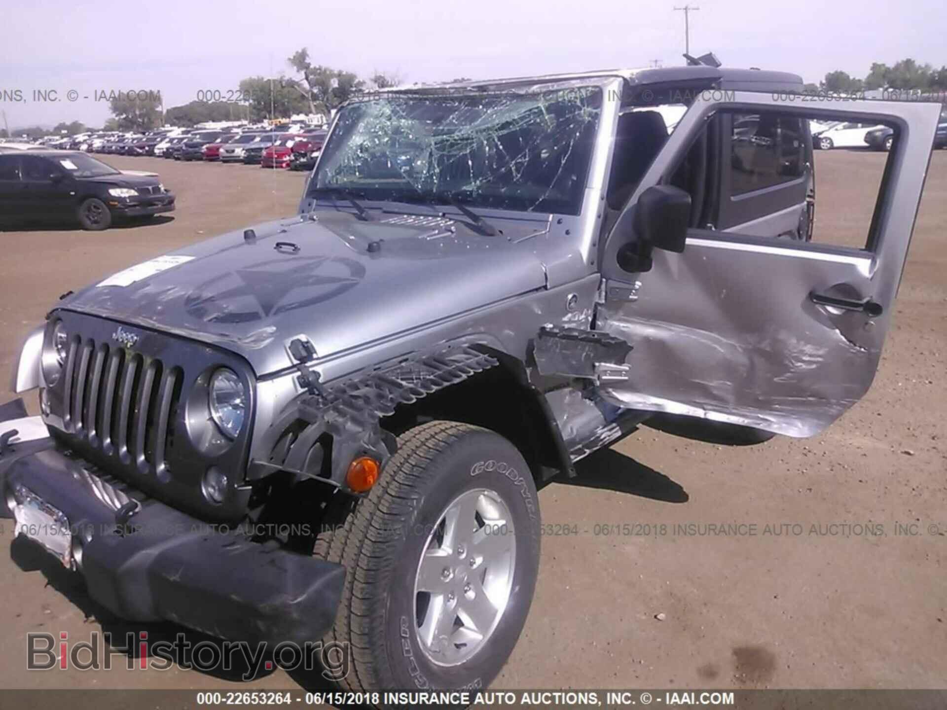 2014 Jeep Wrangler - VIN: 1C4AJWAG7EL165114 - Фото 2