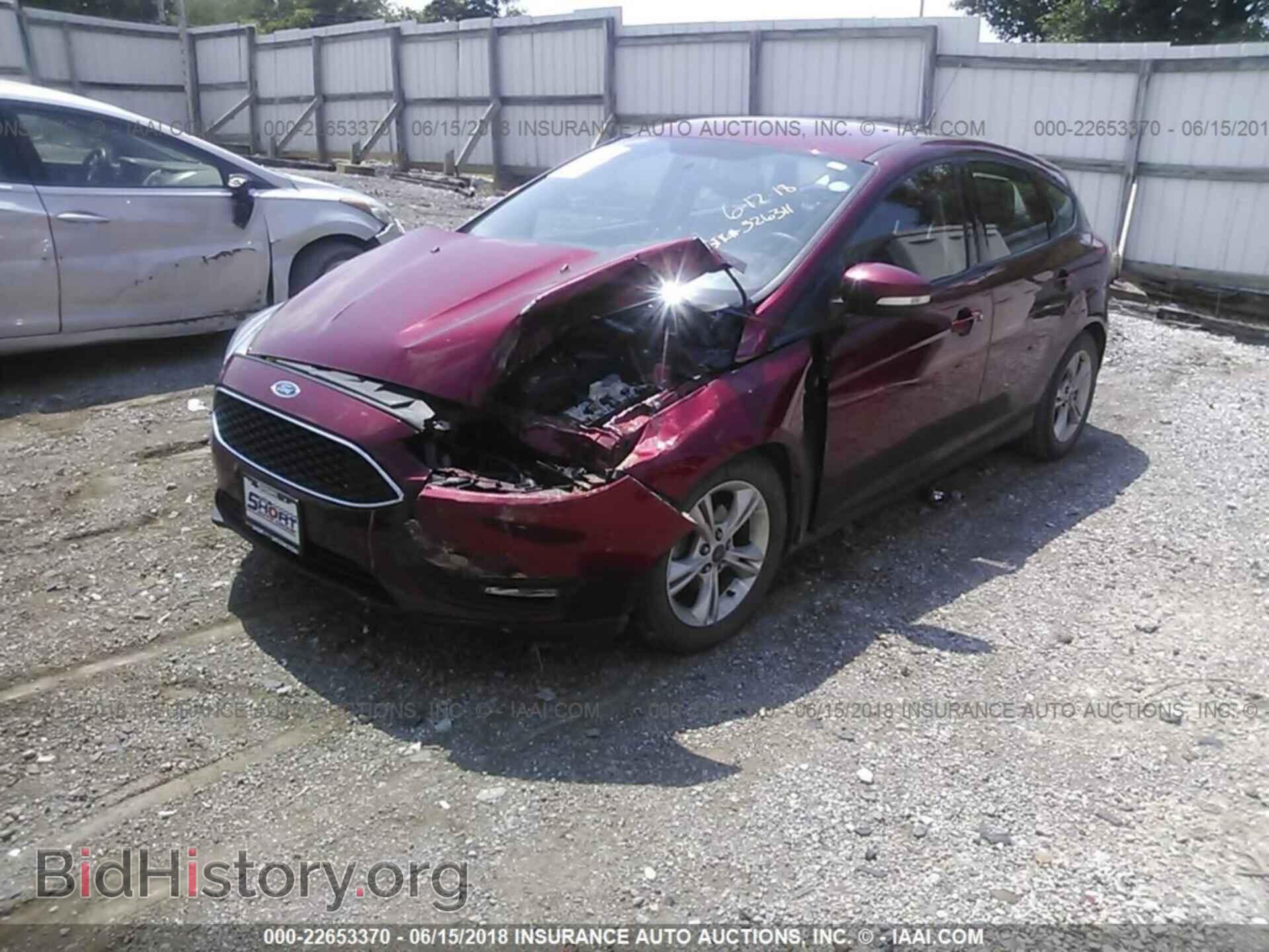 2016 Ford Focus - VIN: 1FADP3K27GL326311 - Photo 2