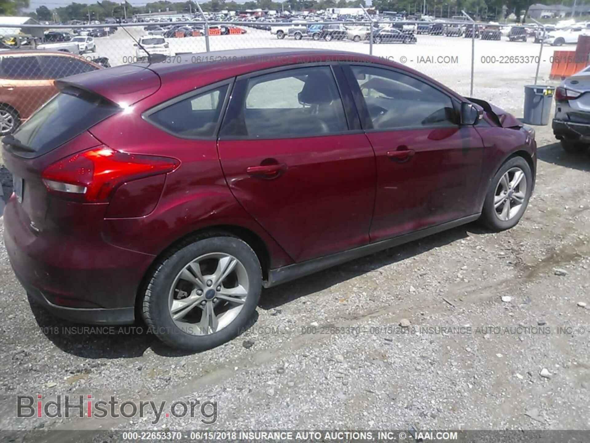 2016 Ford Focus - VIN: 1FADP3K27GL326311 - Photo 4