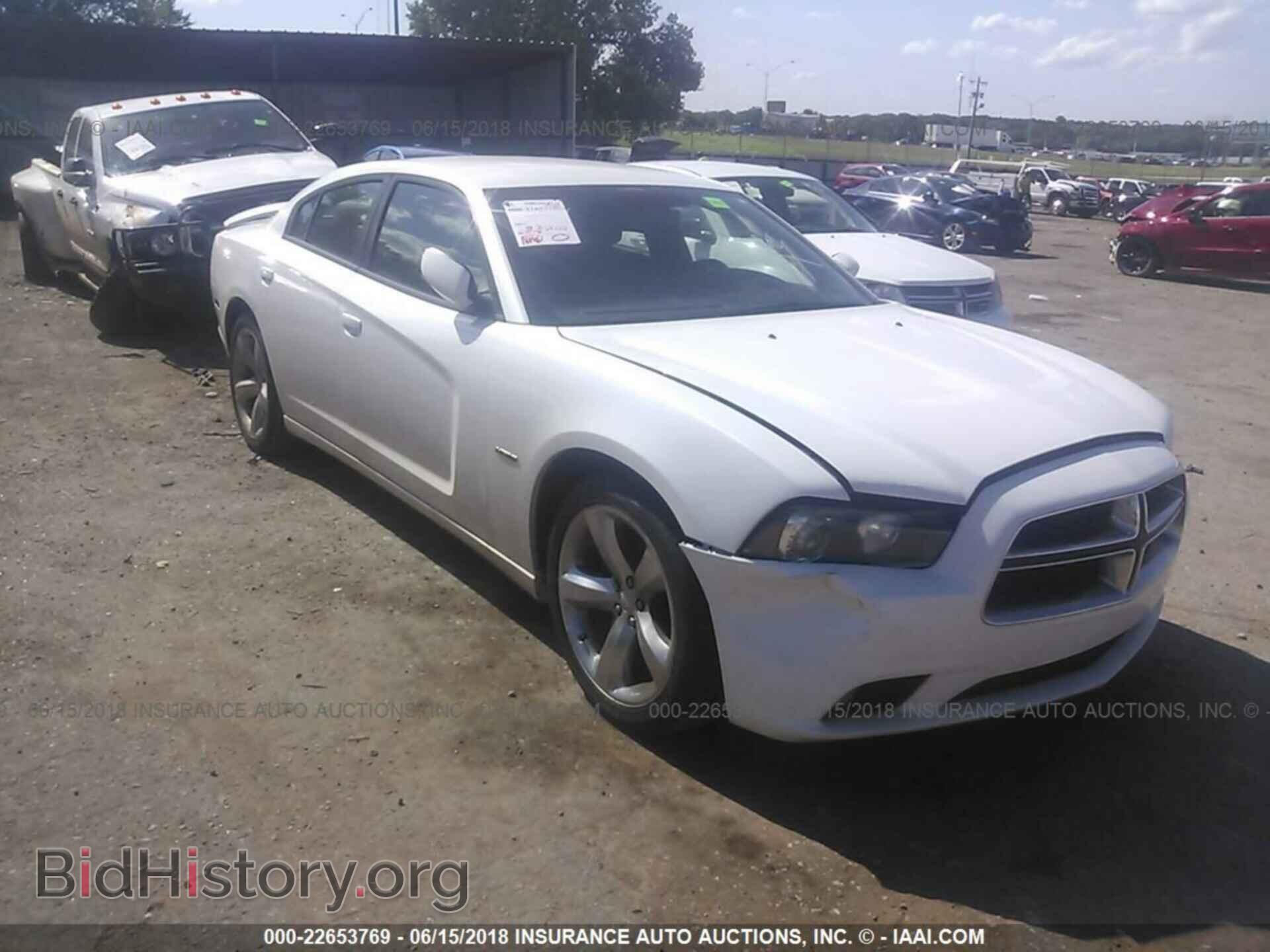 Photo 2C3CDXCT0DH583093 - Dodge Charger 2013