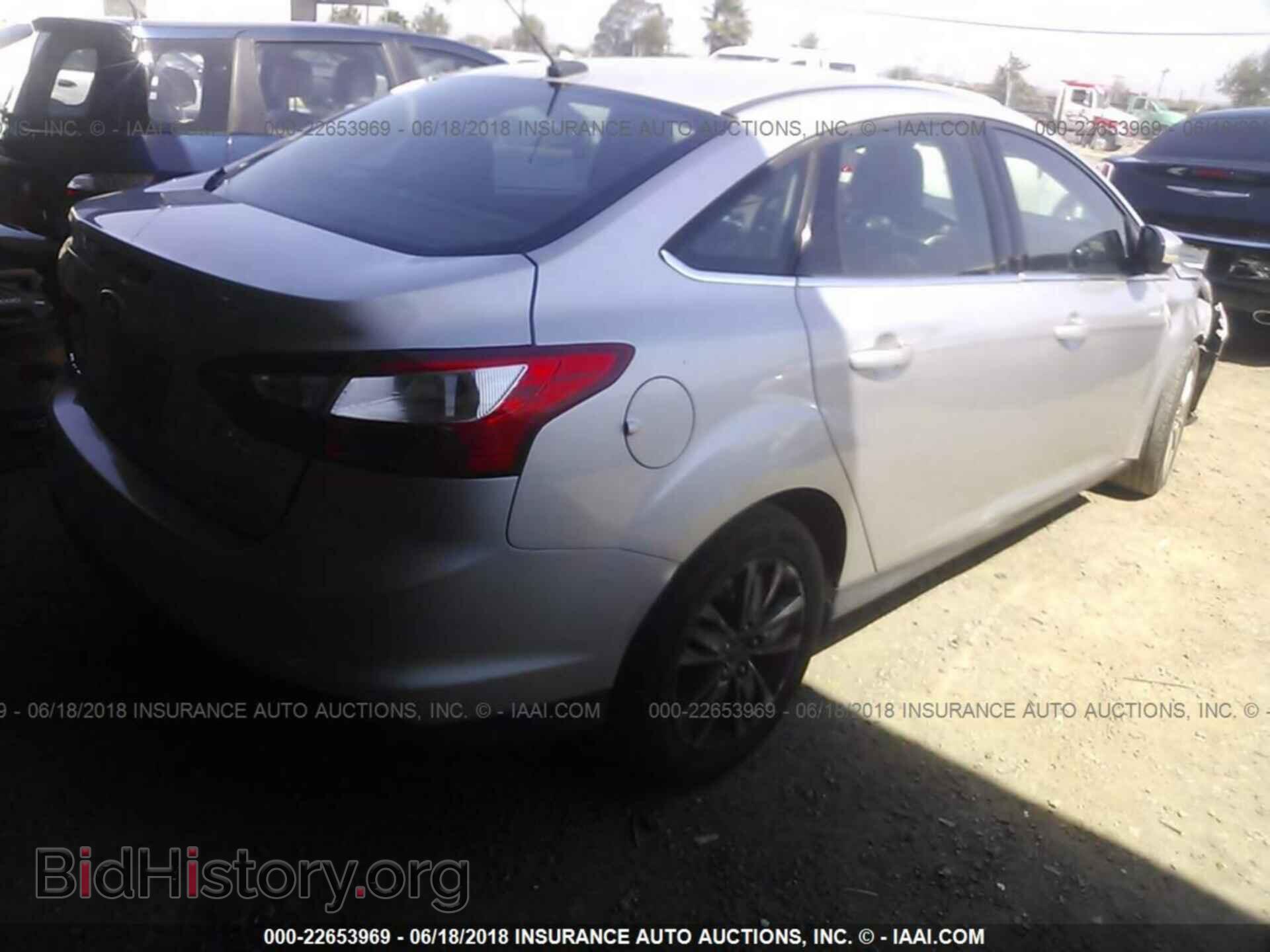 2012 Ford Focus - VIN: 1FAHP3H20CL367480 - Photo 4