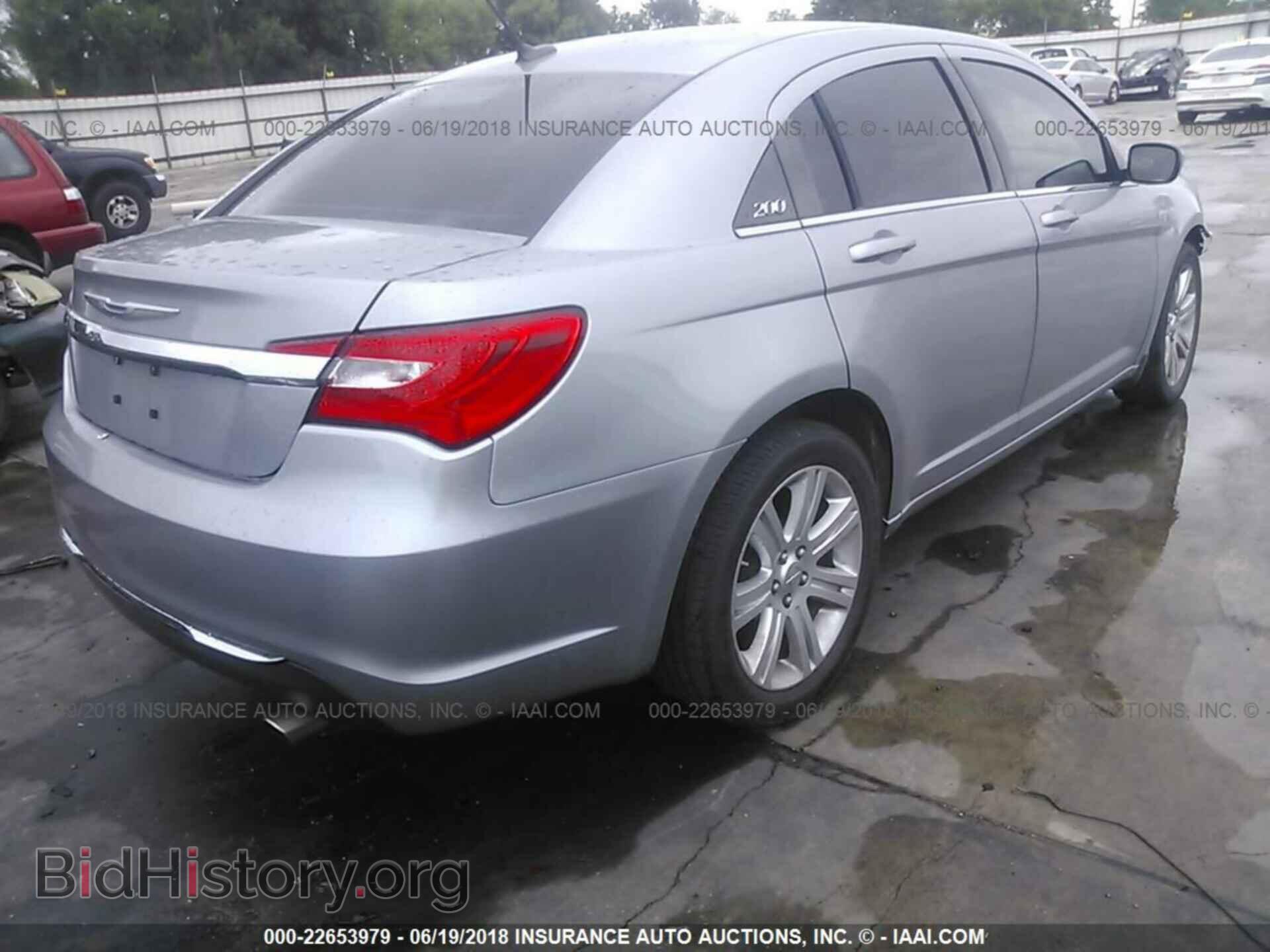 2013 Chrysler 200 - VIN: 1C3CCBBB8DN618825 - Фото 4