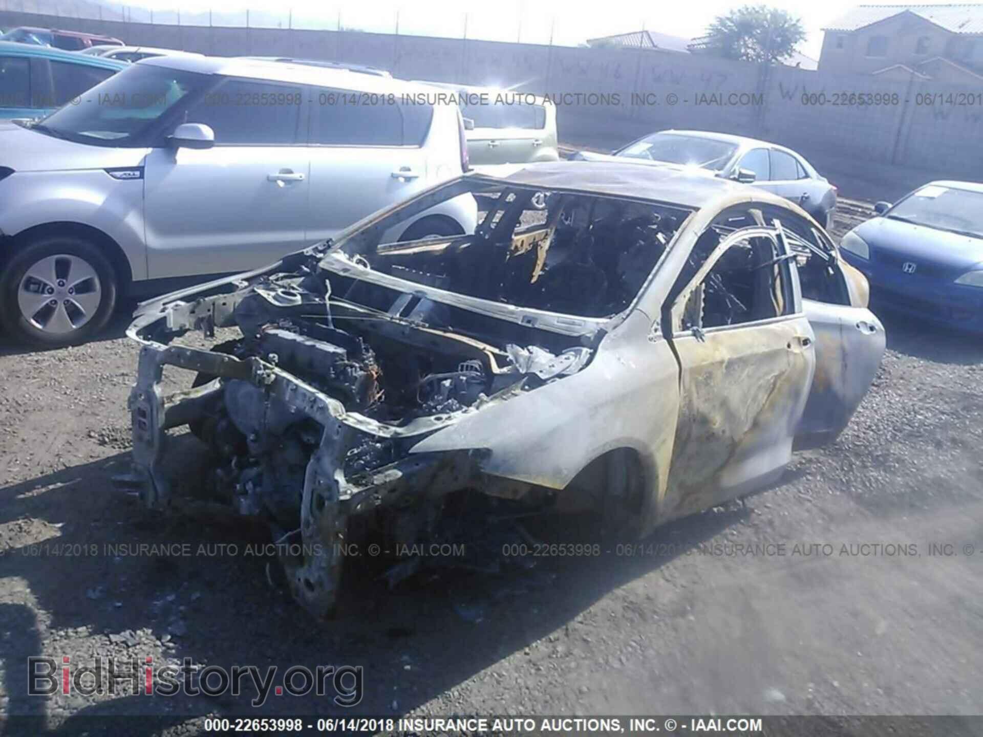 2015 Chrysler 200 - VIN: 1C3CCCAB3FN628477 - Photo 2