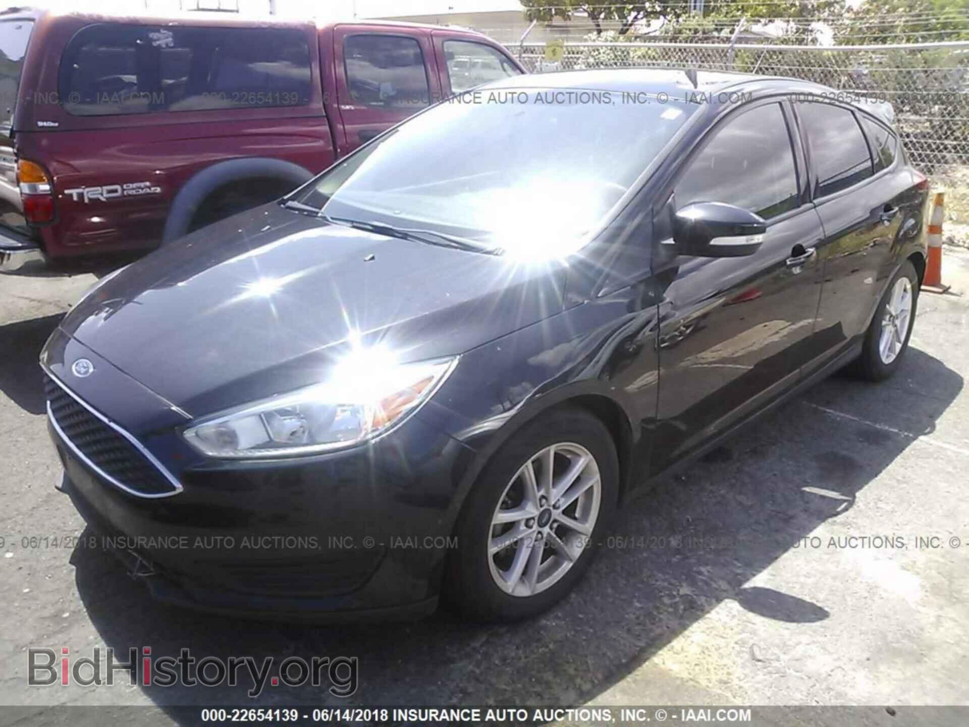 2015 Ford Focus - VIN: 1FADP3K20FL220989 - Photo 2