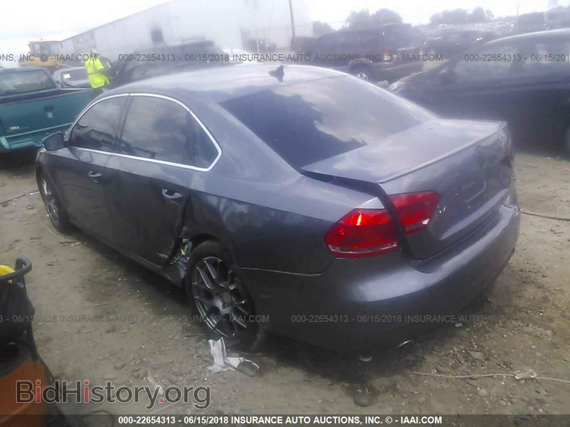 2013 Volkswagen Passat - VIN: 1VWBP7A34DC021893 - Фото 3