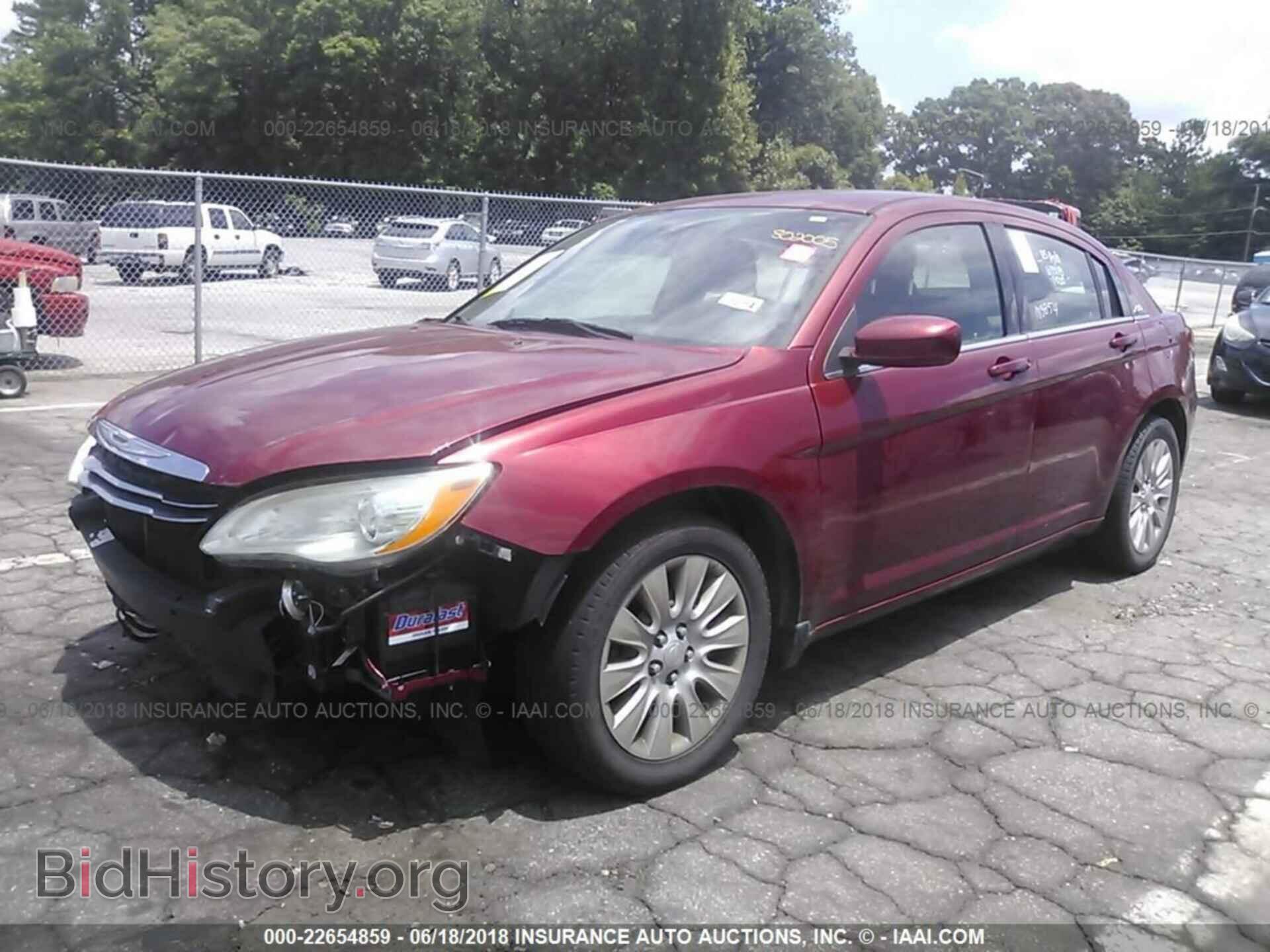 2014 Chrysler 200 - VIN: 1C3CCBAB4EN122195 - Photo 2