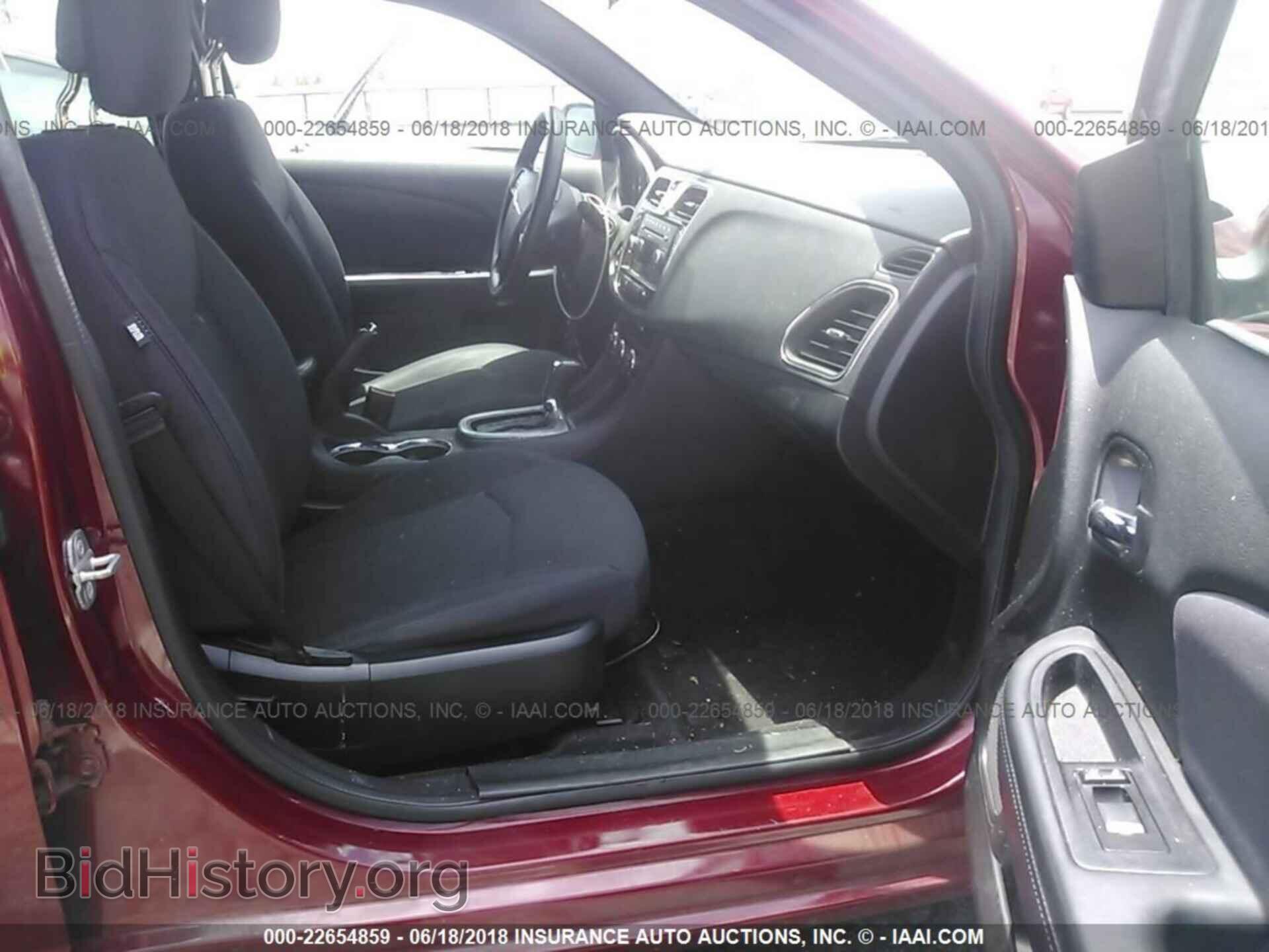 2014 Chrysler 200 - VIN: 1C3CCBAB4EN122195 - Photo 5