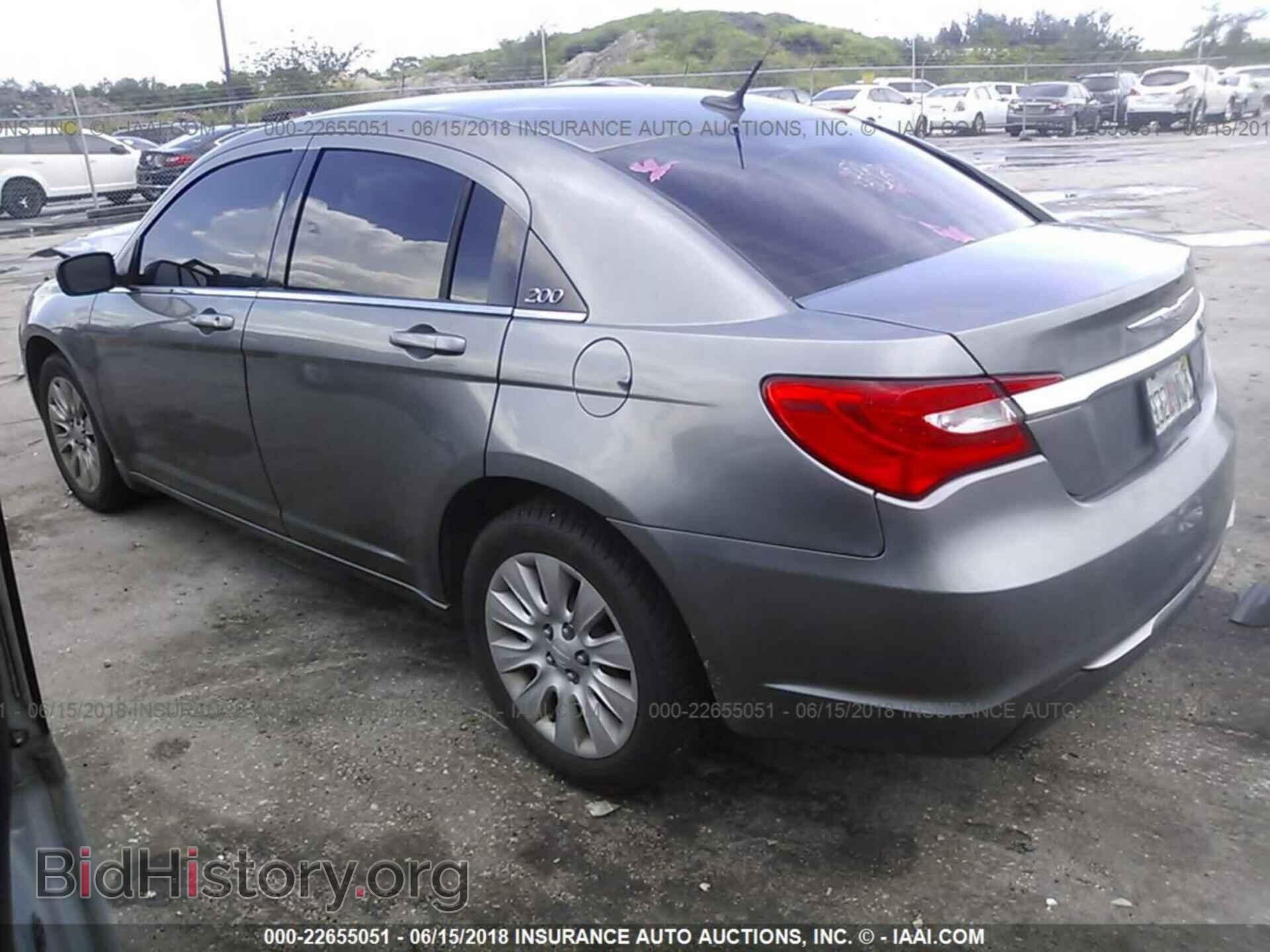 2012 Chrysler 200 - VIN: 1C3CCBAB1CN320360 - Photo 3