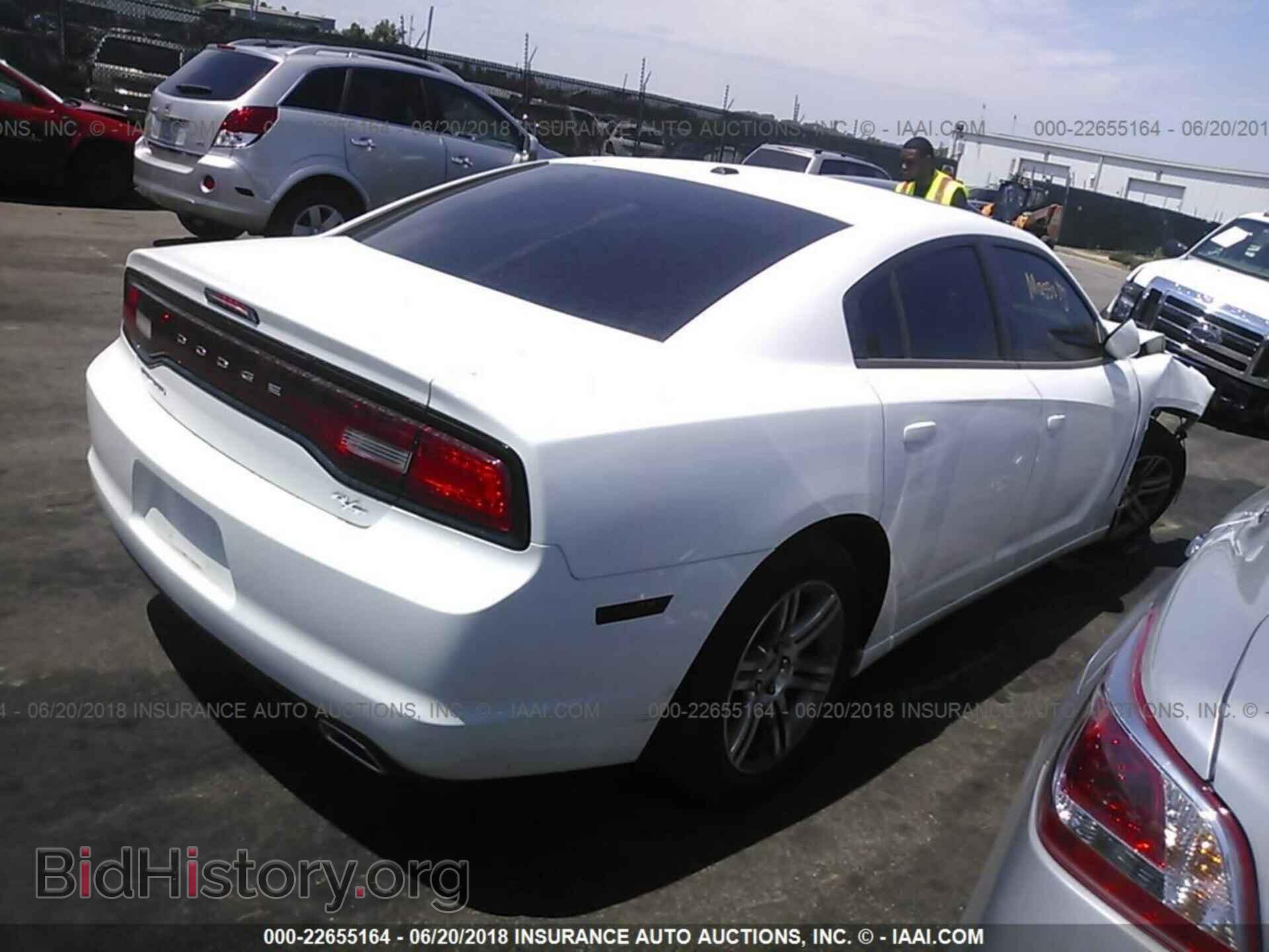 2013 Dodge Charger - VIN: 2C3CDXCT7DH711961 - Photo 4