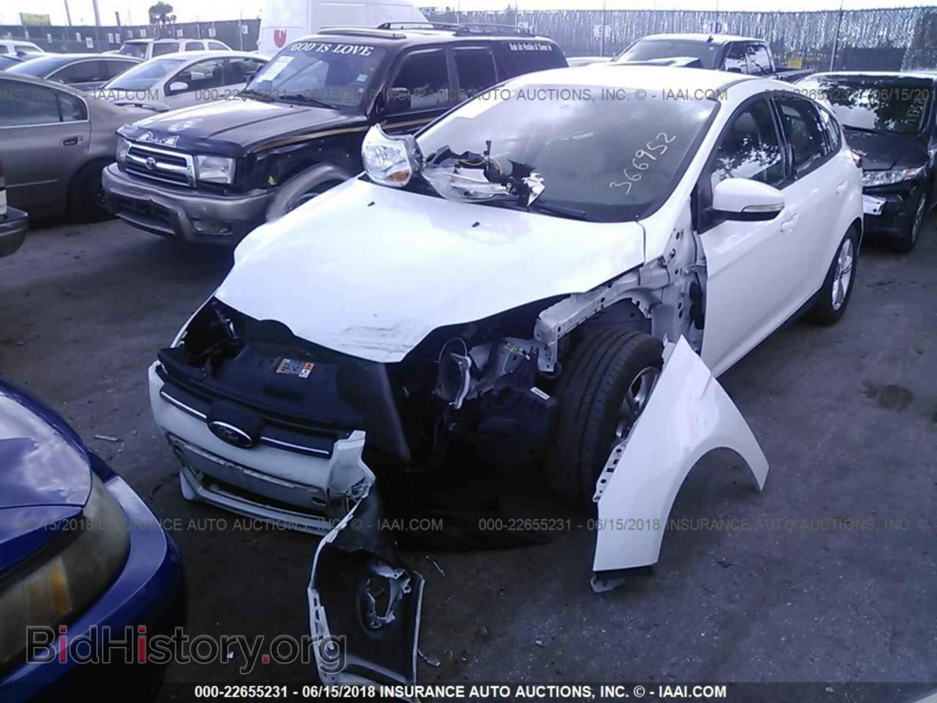 2014 Ford Focus - VIN: 1FADP3K27EL366952 - Фото 2