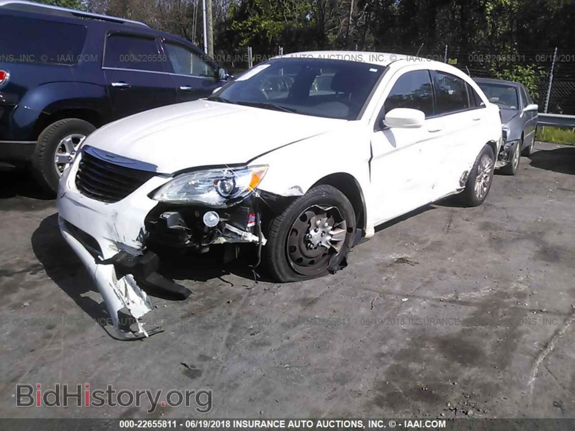 2011 Chrysler 200 - VIN: 1C3BC4FB0BN521908 - Фото 2