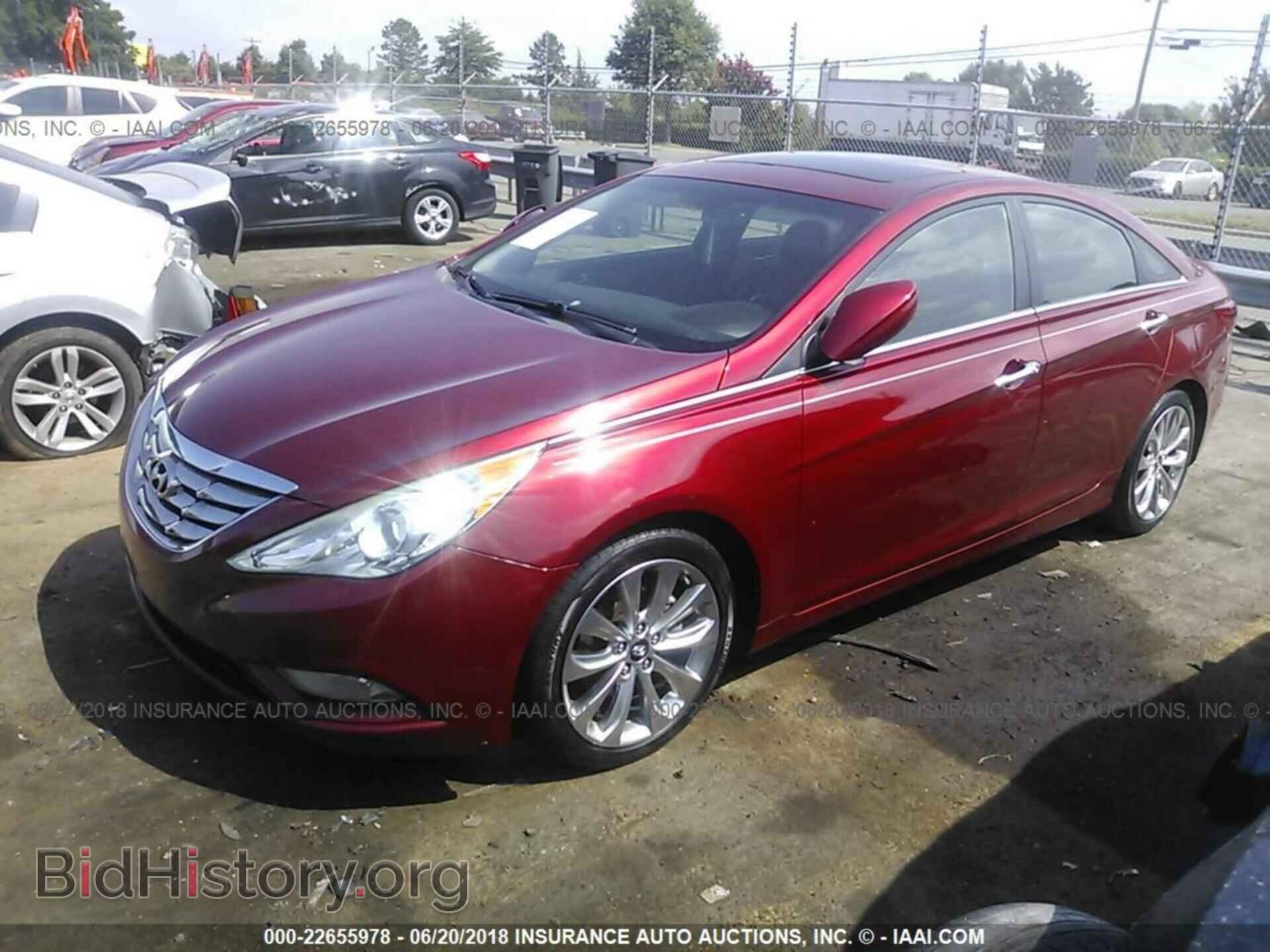 2012 Hyundai Sonata - VIN: 5NPEC4AB0CH394384 - Photo 2