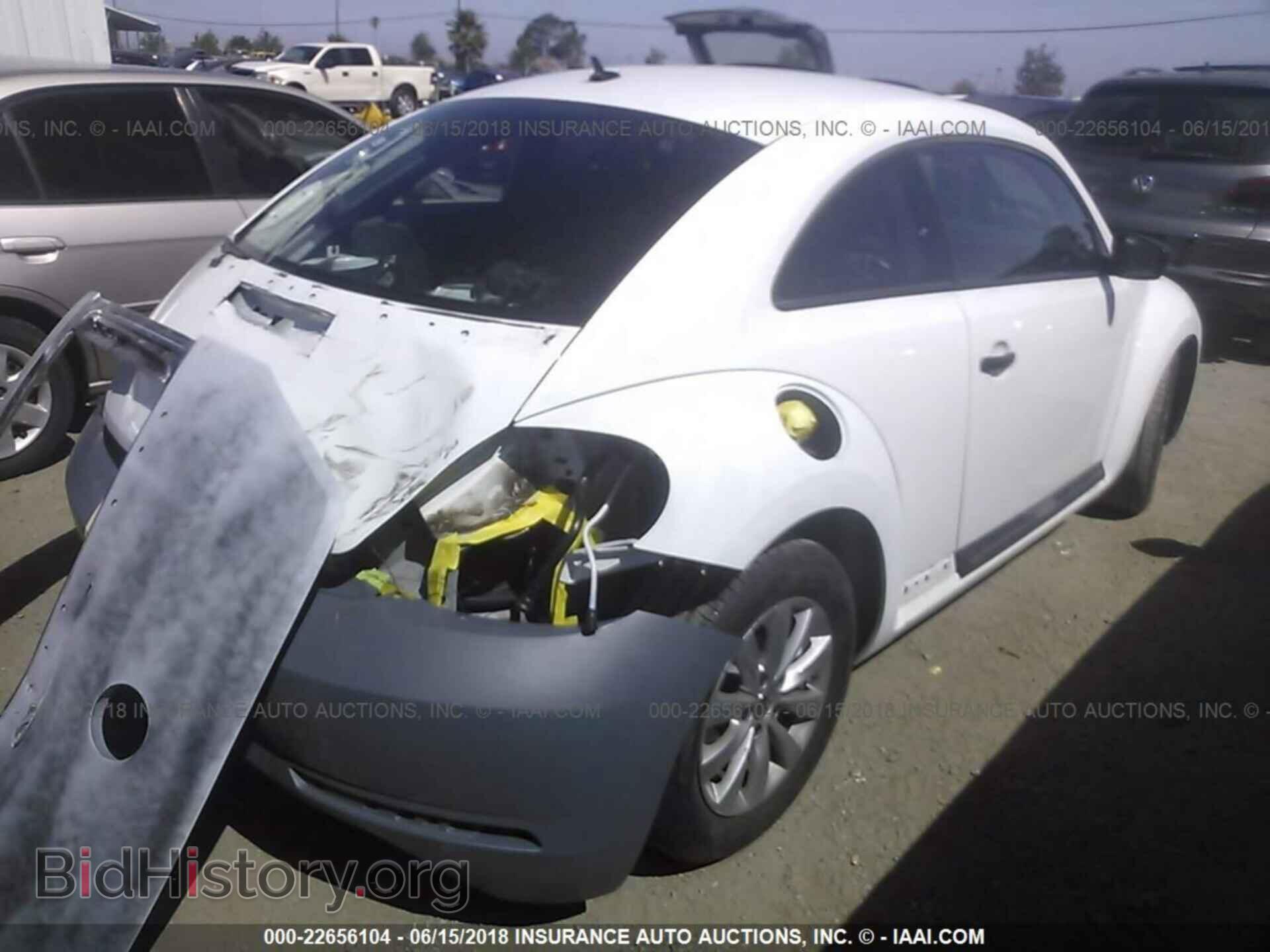 2017 Volkswagen Beetle - VIN: 3VWF17AT1HM622556 - Фото 4