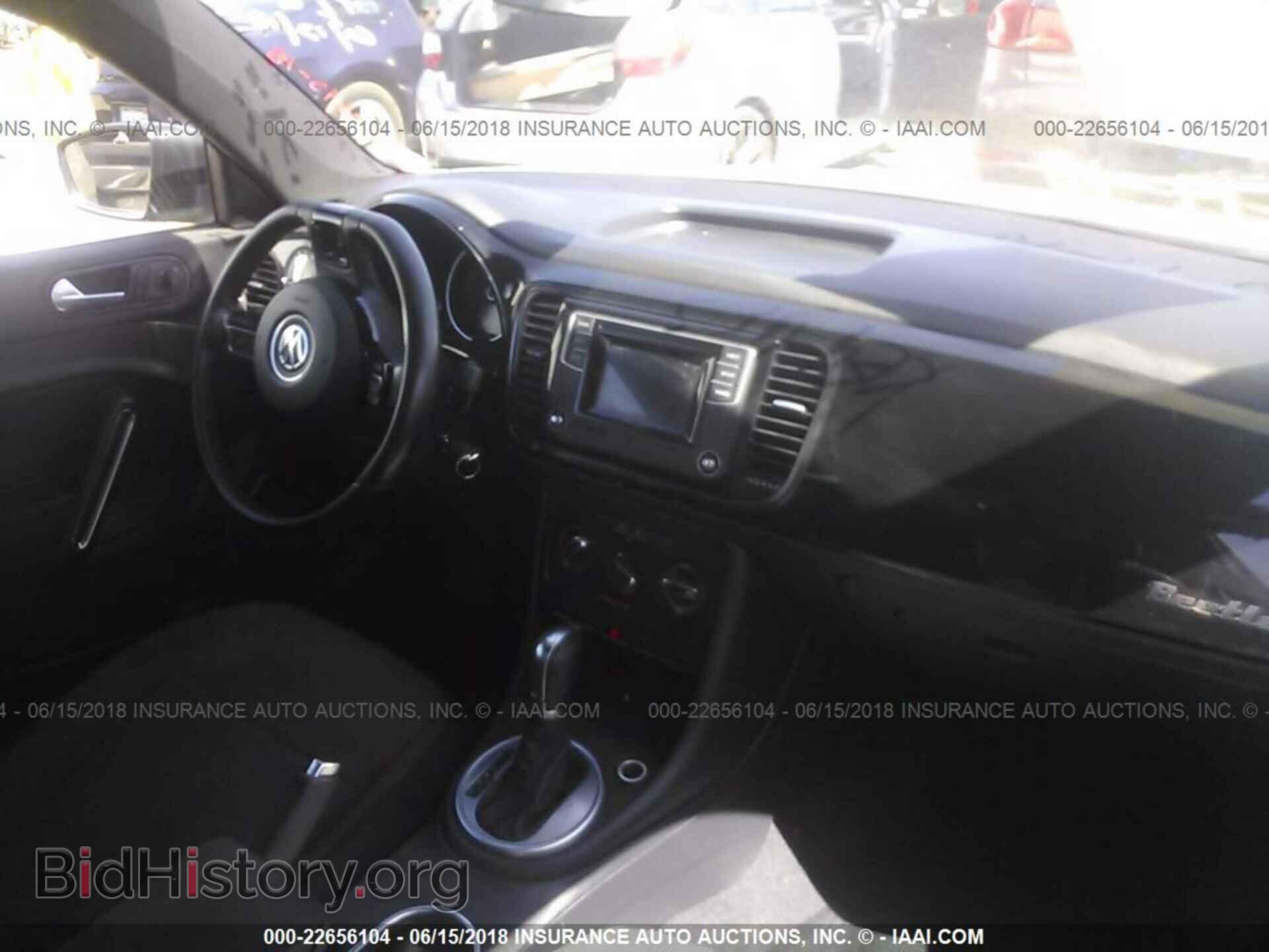 2017 Volkswagen Beetle - VIN: 3VWF17AT1HM622556 - Фото 5