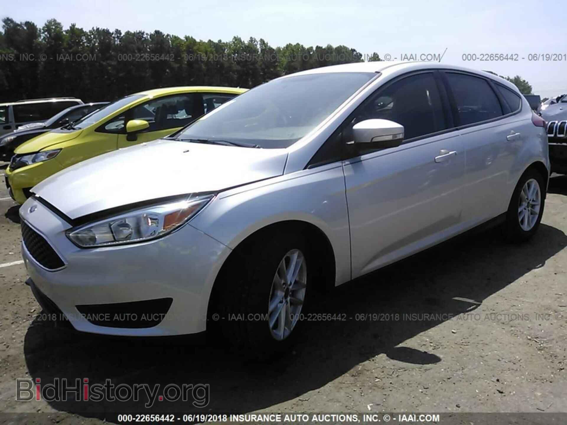 2017 Ford Focus - VIN: 1FADP3K28HL330871 - Photo 2