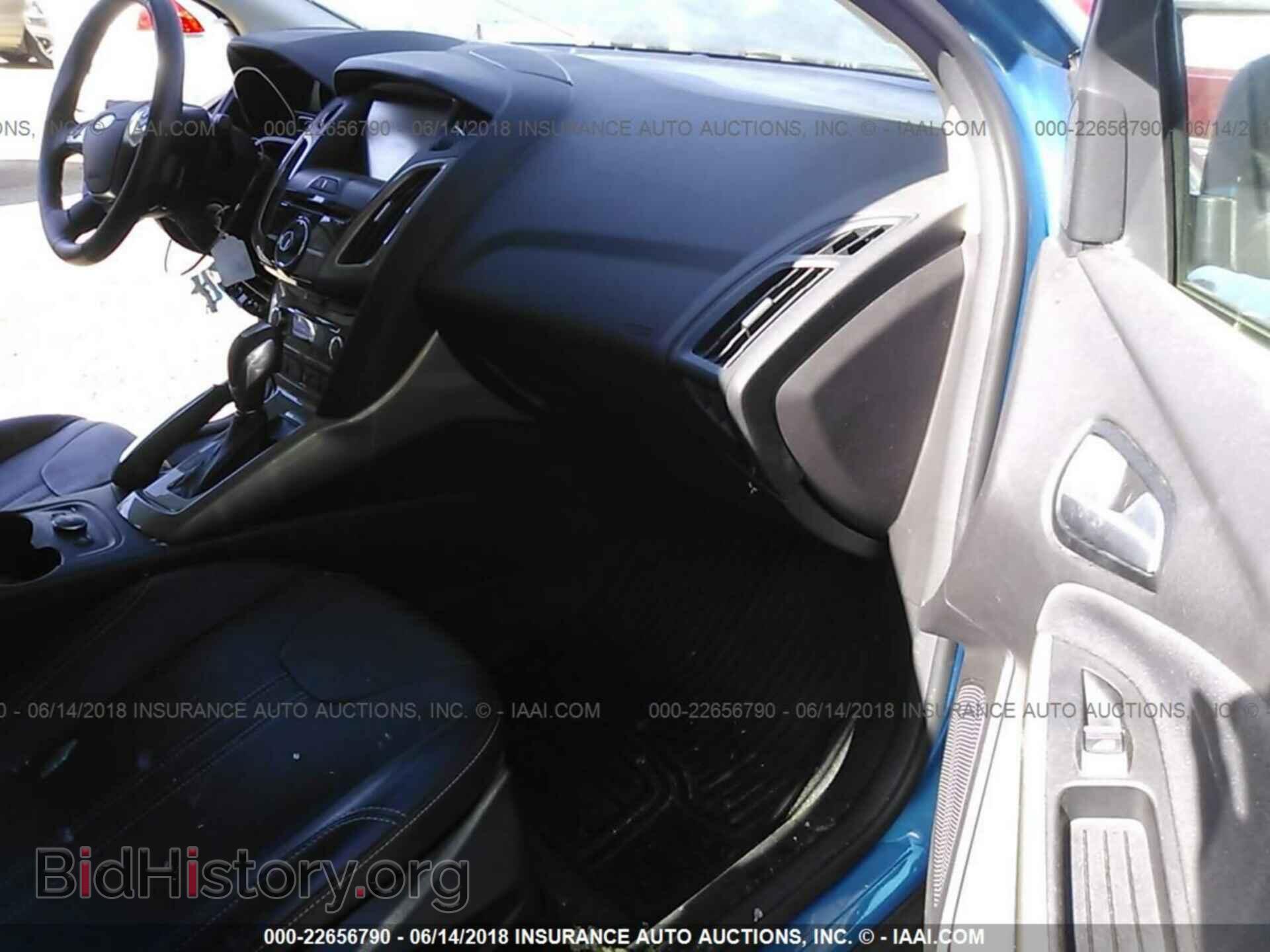 2012 Ford Focus - VIN: 1FAHP3M29CL320390 - Photo 5