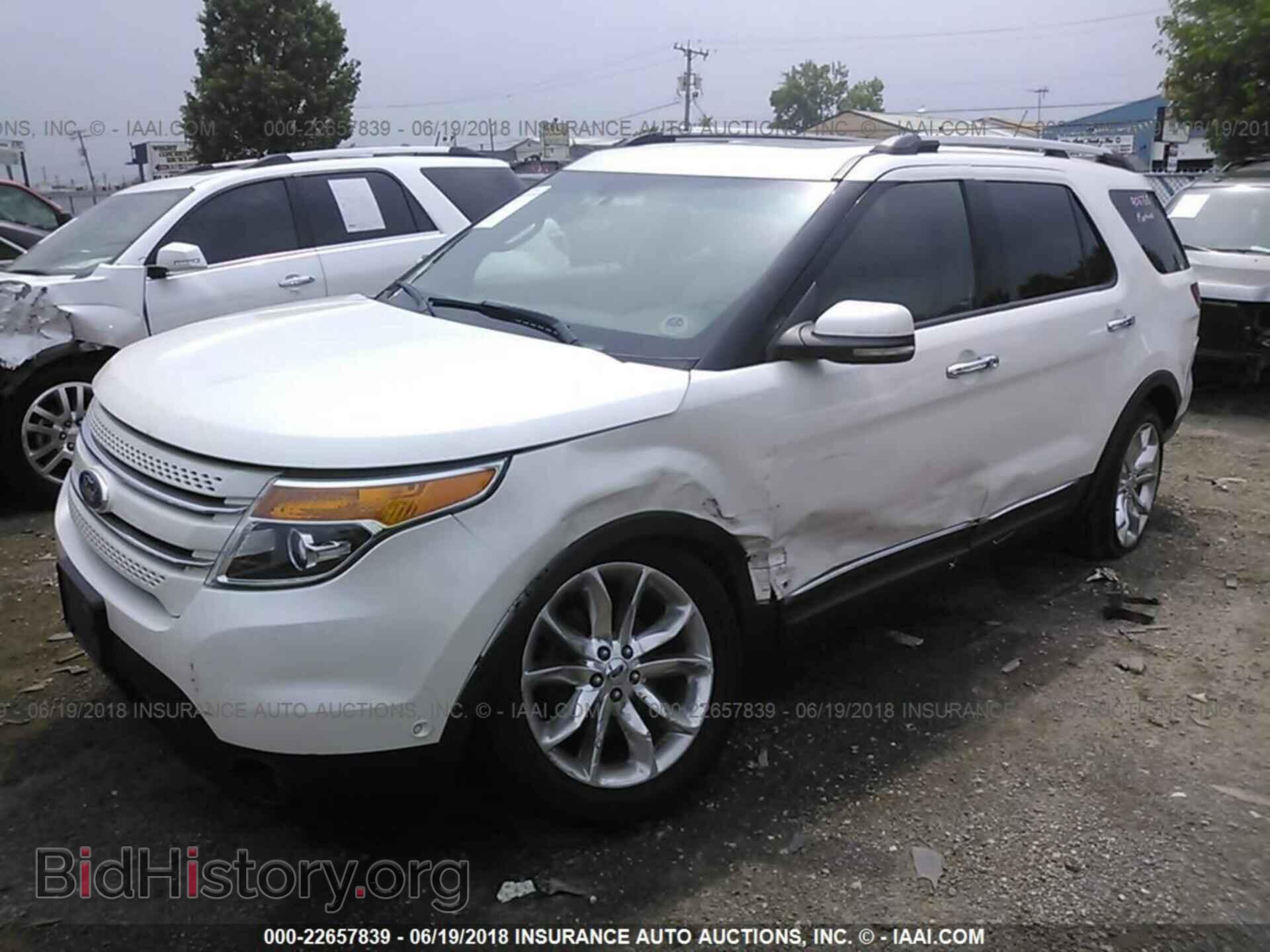 2011 Ford Explorer - VIN: 1FMHK7F84BGA24391 - Фото 2