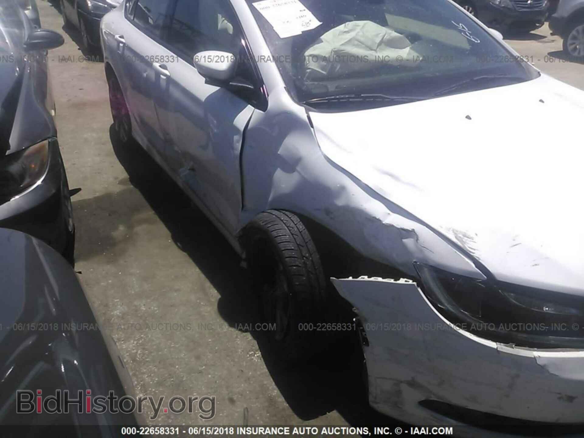 2016 Chrysler 200 - VIN: 1C3CCCDG1GN110473 - Фото 6