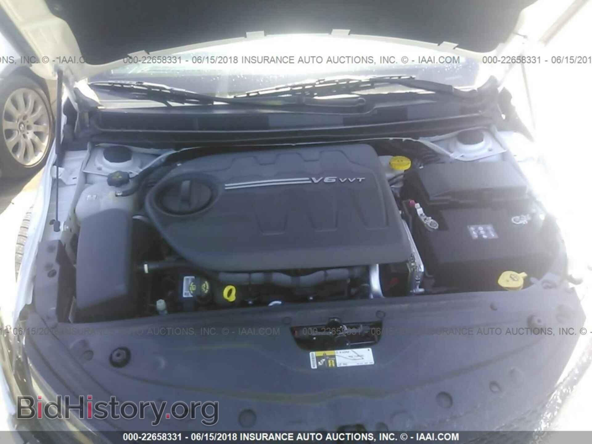 2016 Chrysler 200 - VIN: 1C3CCCDG1GN110473 - Фото 10