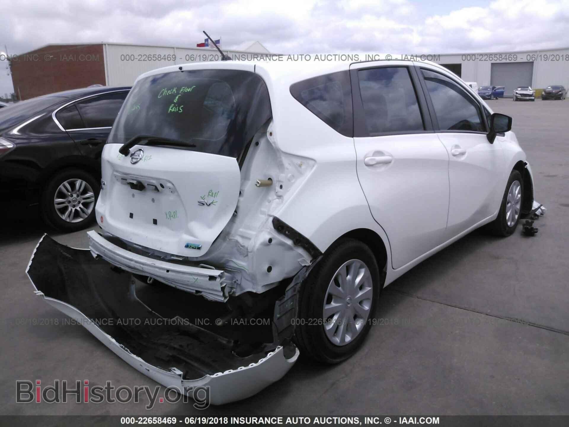 2015 Nissan Versa note - VIN: 3N1CE2CP8FL414211 - Фото 4