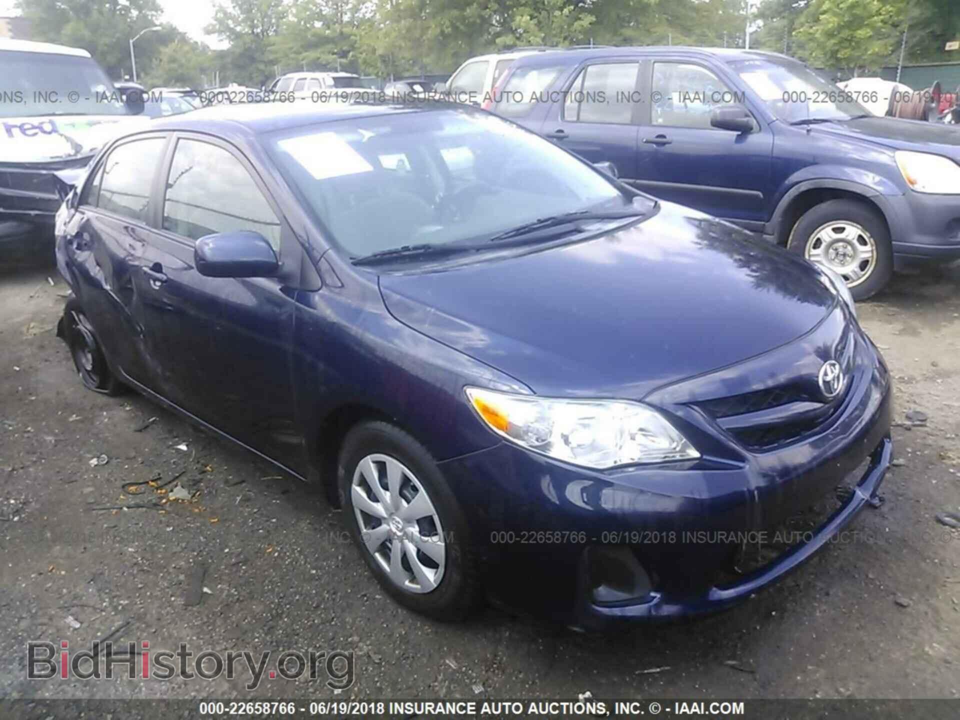 Photo 2T1BU4EEXBC709777 - Toyota Corolla 2011