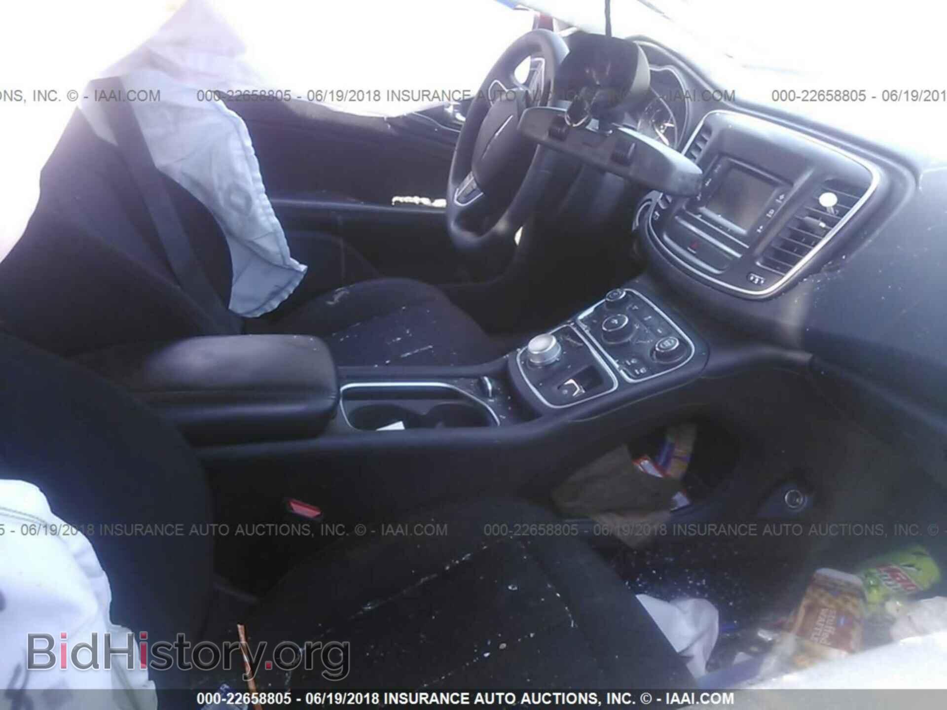 2015 Chrysler 200 - VIN: 1C3CCCAB3FN623733 - Photo 5