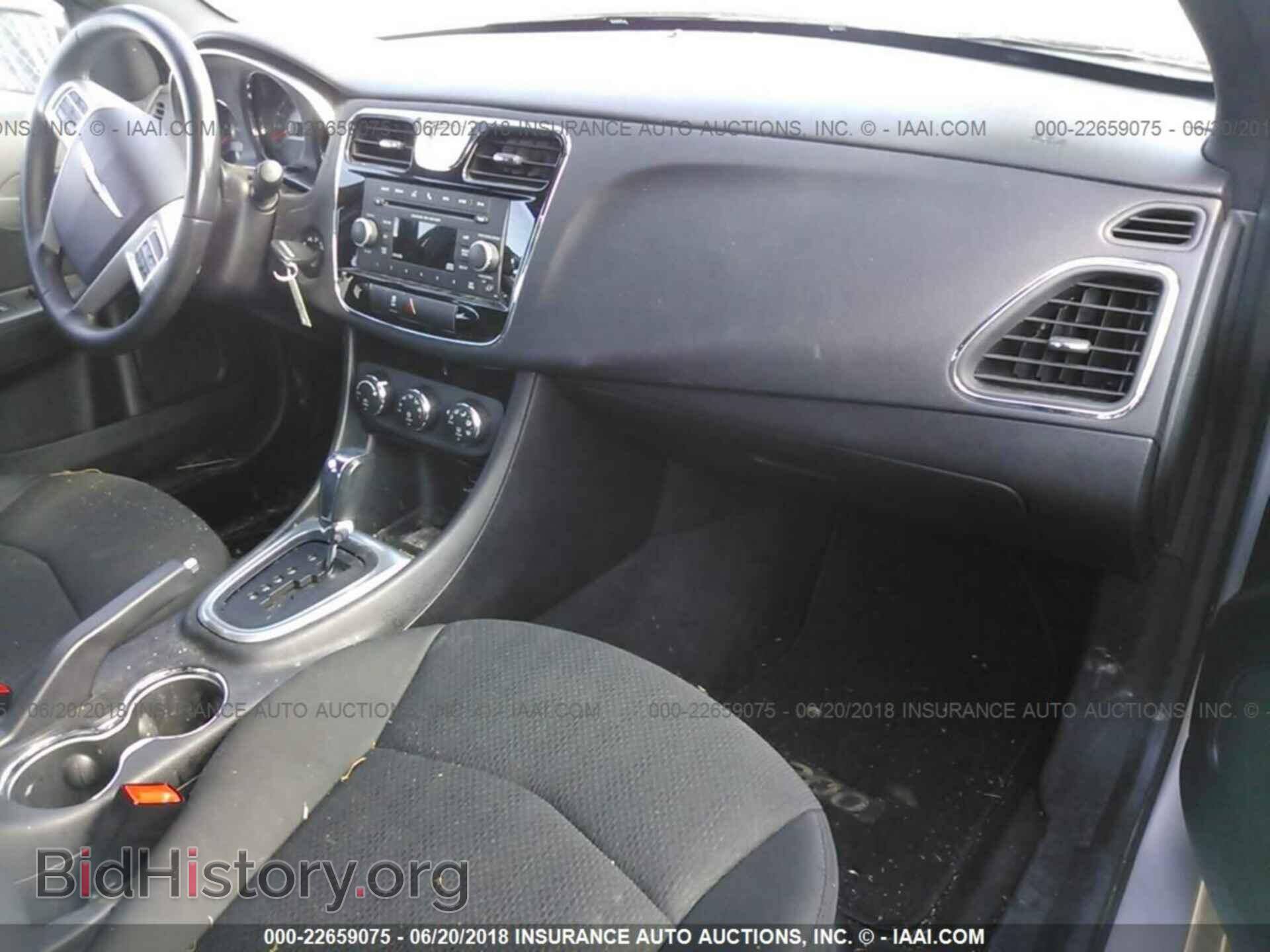 2012 Chrysler 200 - VIN: 1C3CCBBG3CN101832 - Photo 5