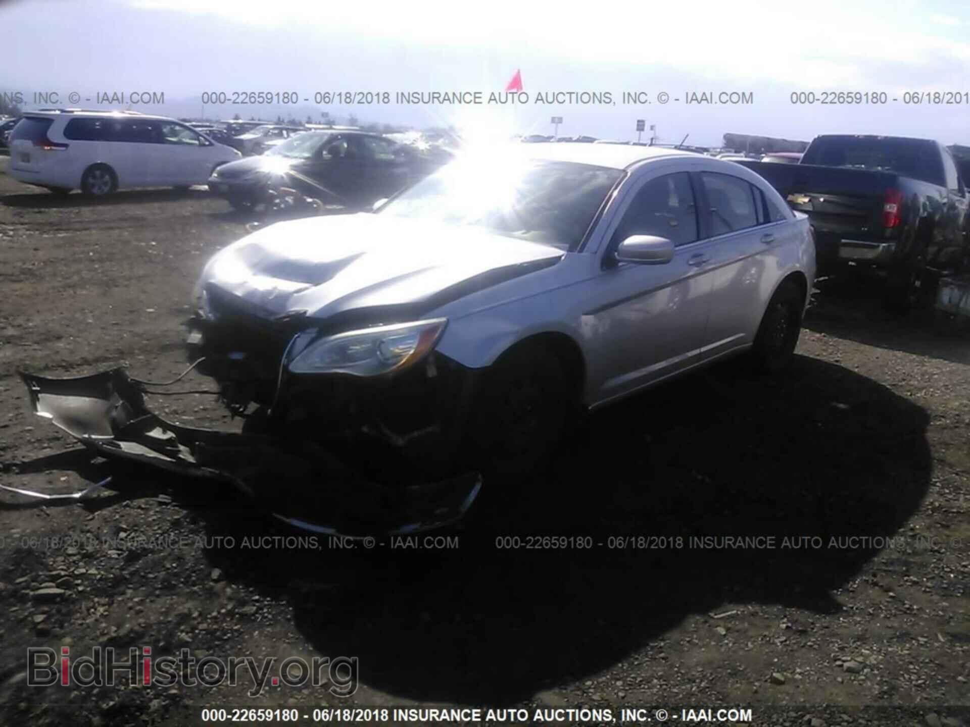 2012 Chrysler 200 - VIN: 1C3CCBAG6CN153831 - Фото 2