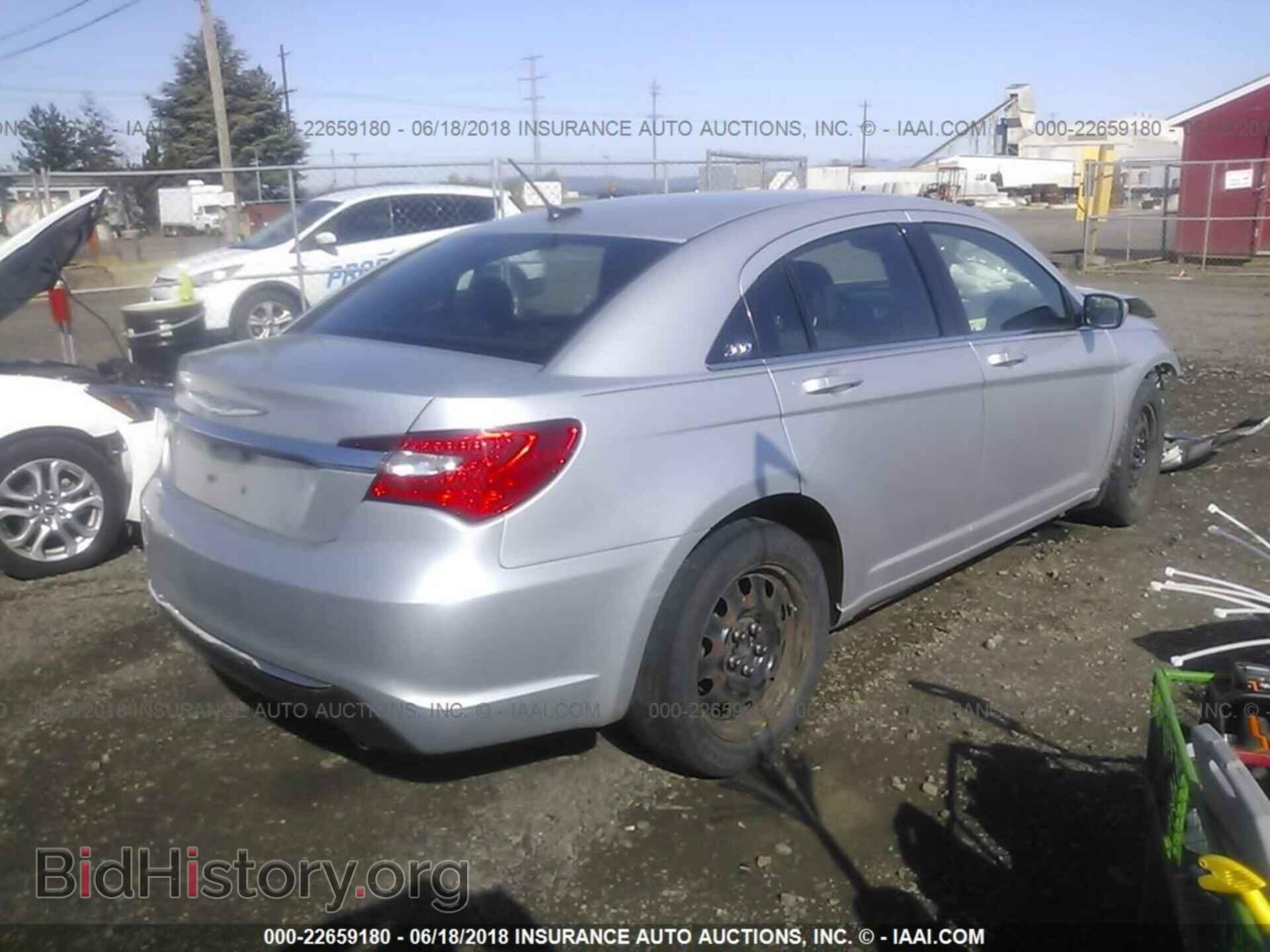 2012 Chrysler 200 - VIN: 1C3CCBAG6CN153831 - Фото 4