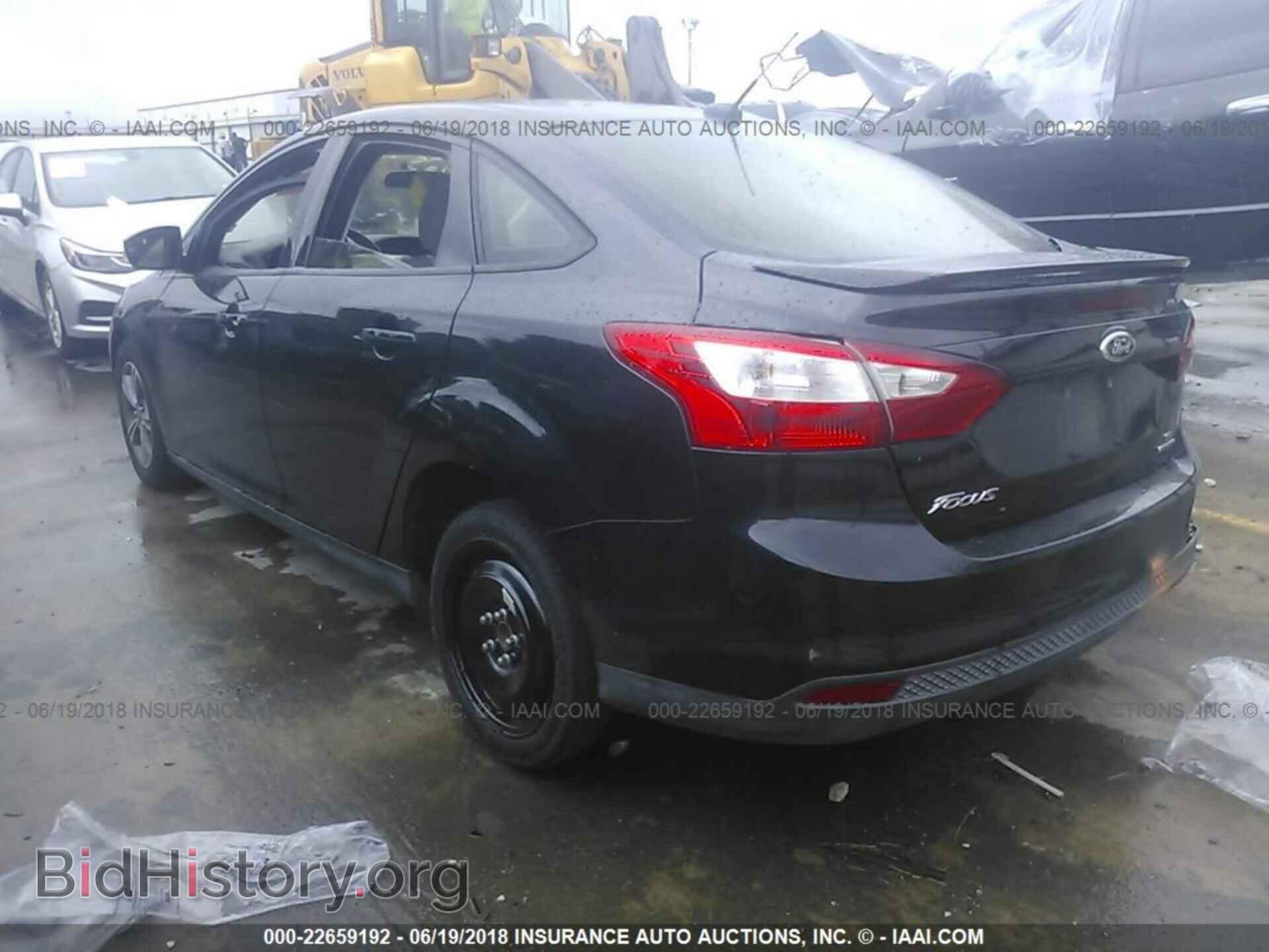 2014 Ford Focus - VIN: 1FADP3F20EL440142 - Photo 3