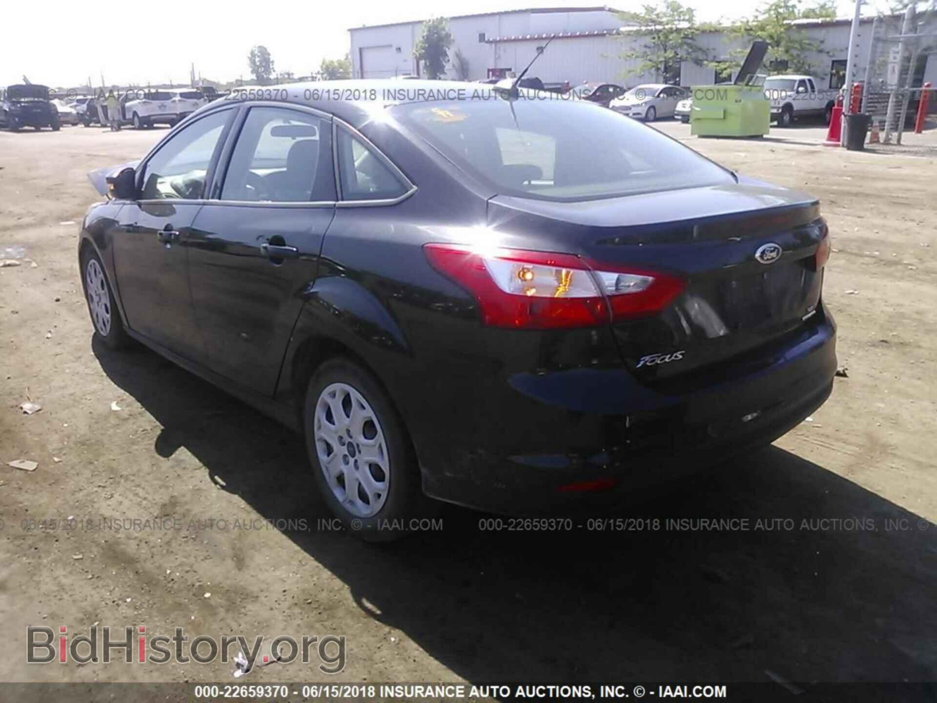 2014 Ford Focus - VIN: 1FADP3F21EL331186 - Photo 3