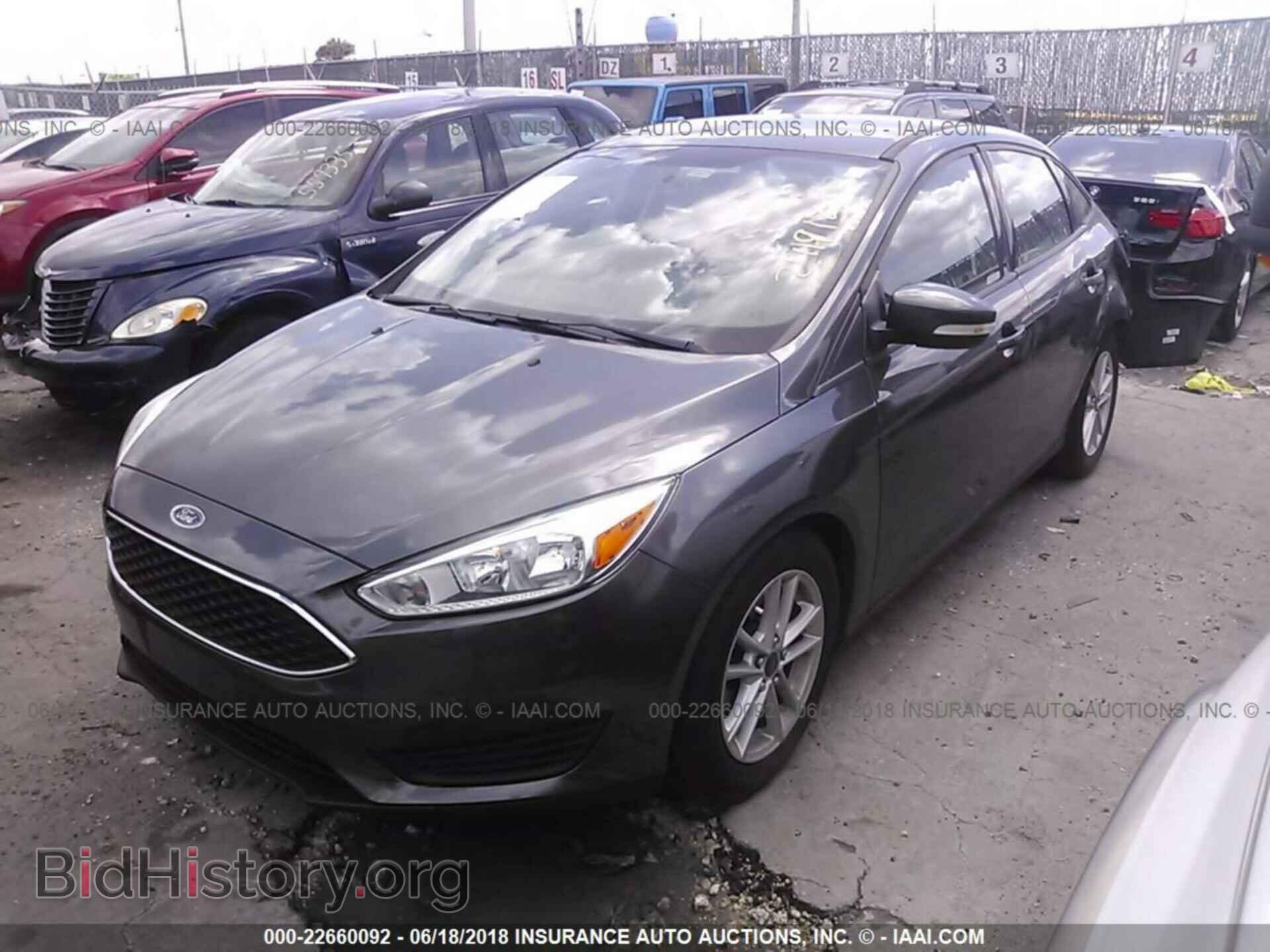 2016 Ford Focus - VIN: 1FADP3F20GL241918 - Фото 2
