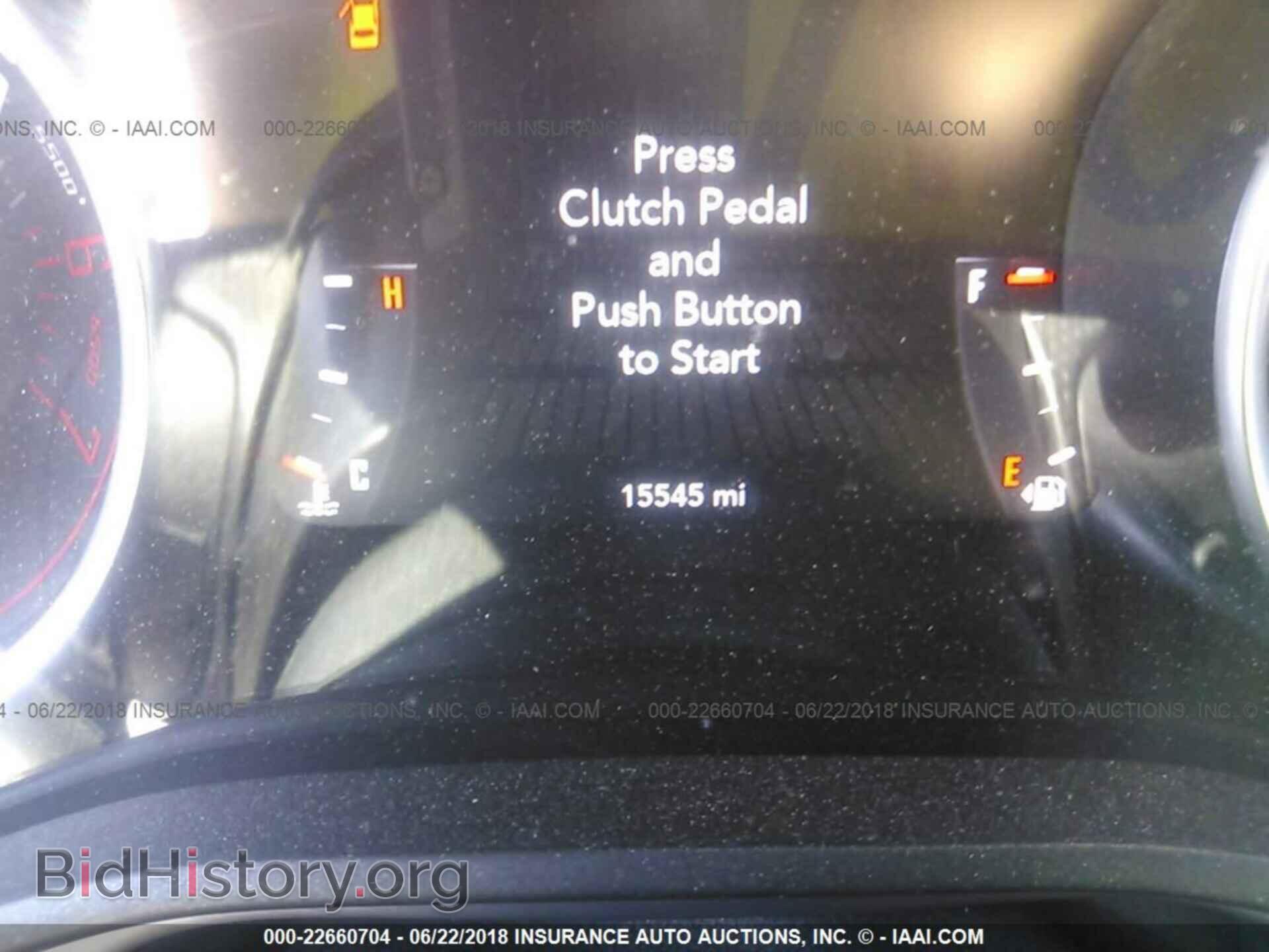 2015 Dodge Challenger - VIN: 2C3CDZAT9FH822092 - Photo 7