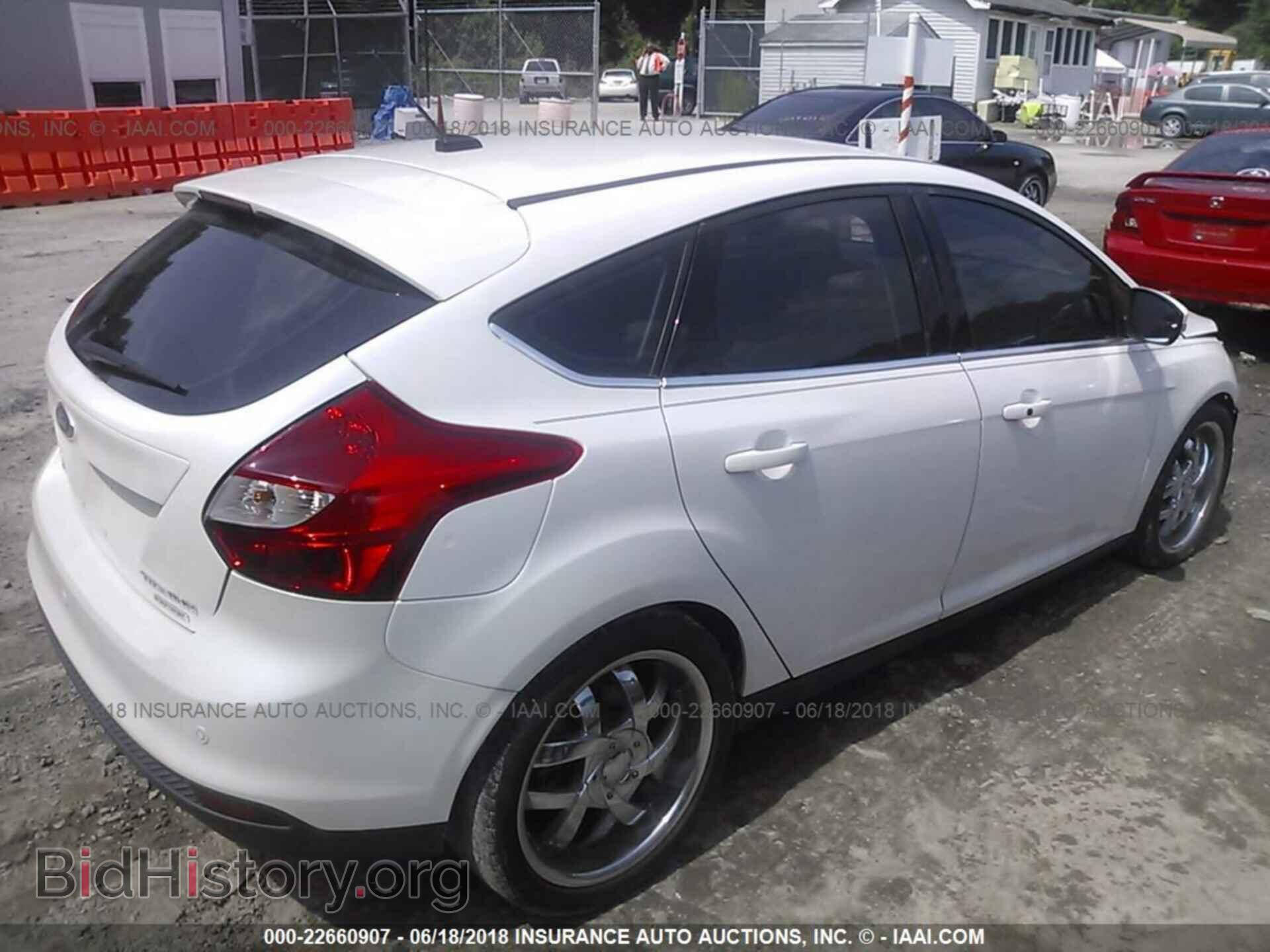 2014 Ford Focus - VIN: 1FADP3N25EL153784 - Photo 4
