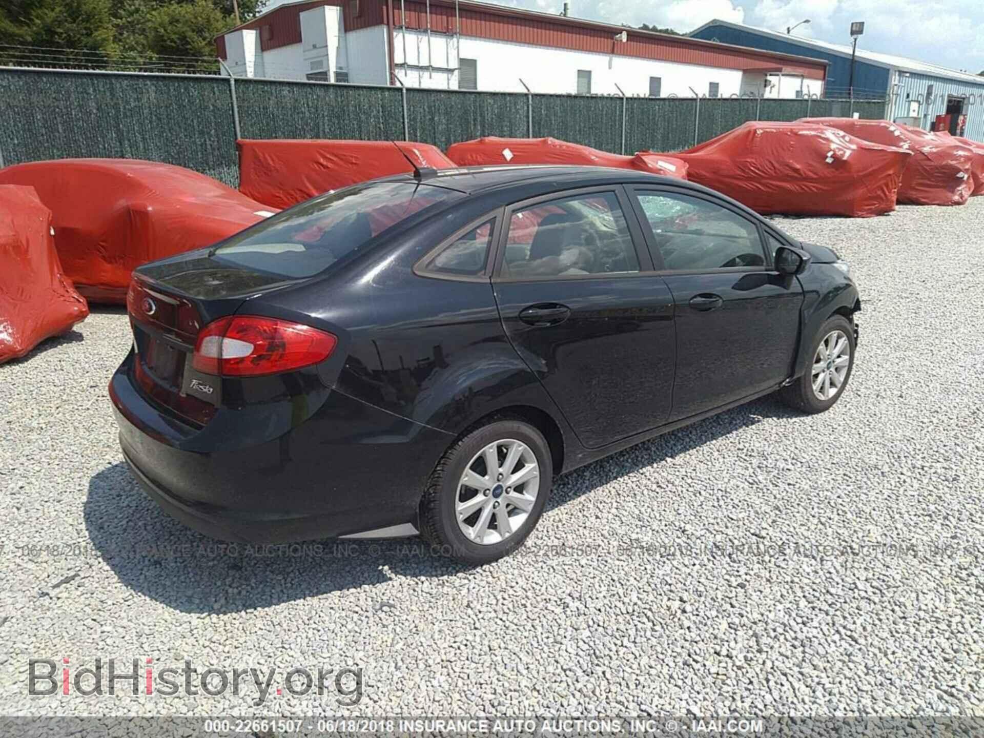 2012 Ford Fiesta - VIN: 3FADP4AJ6CM118024 - Photo 4