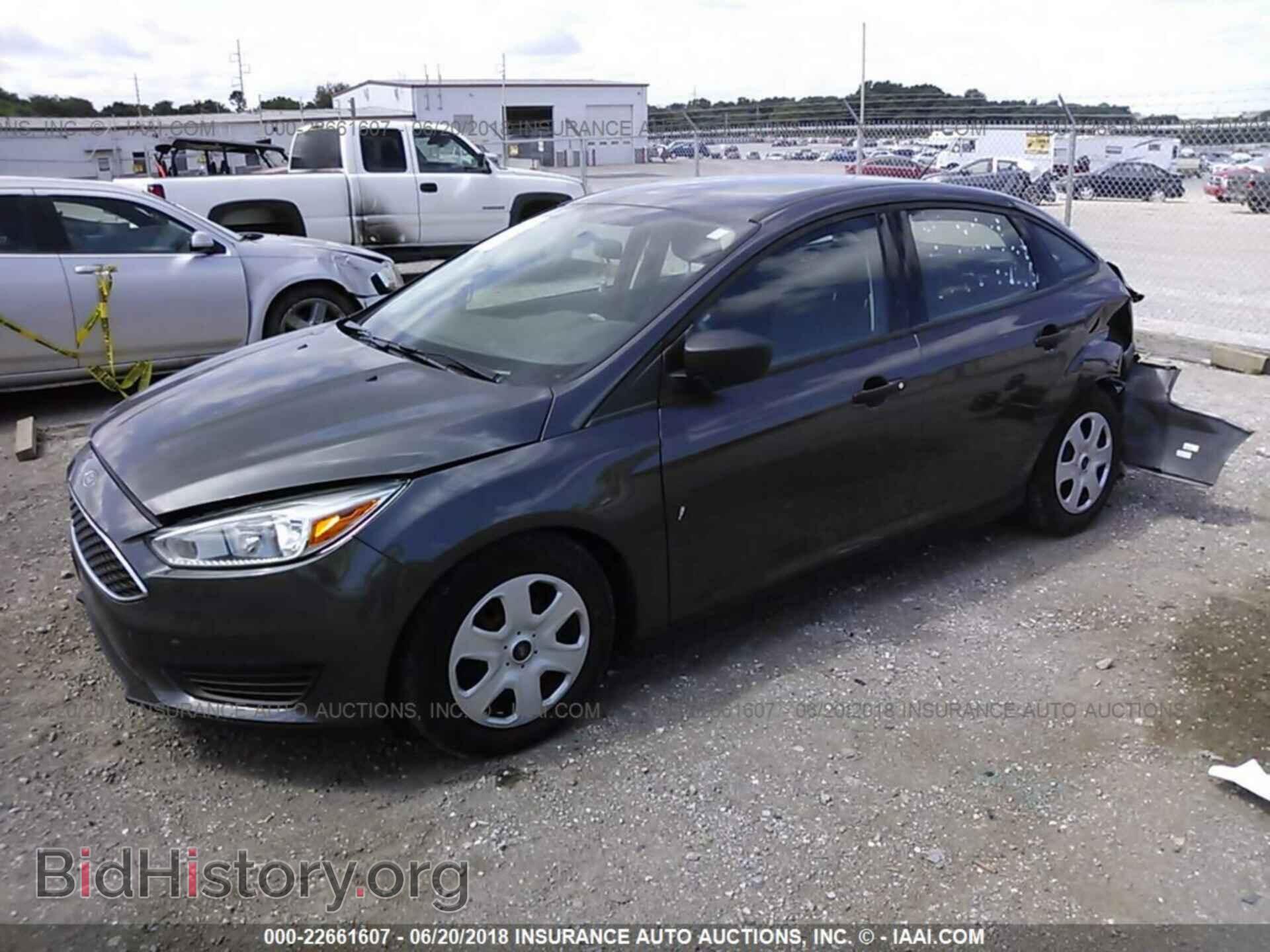 2015 Ford Focus - VIN: 1FADP3E21FL348251 - Photo 2