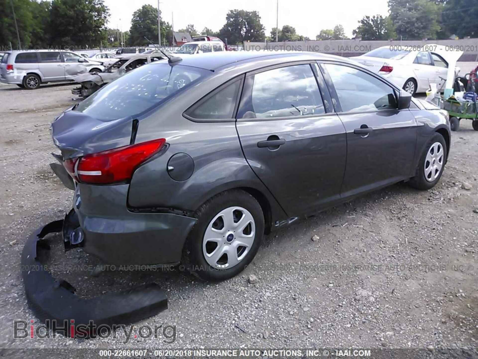 2015 Ford Focus - VIN: 1FADP3E21FL348251 - Photo 4