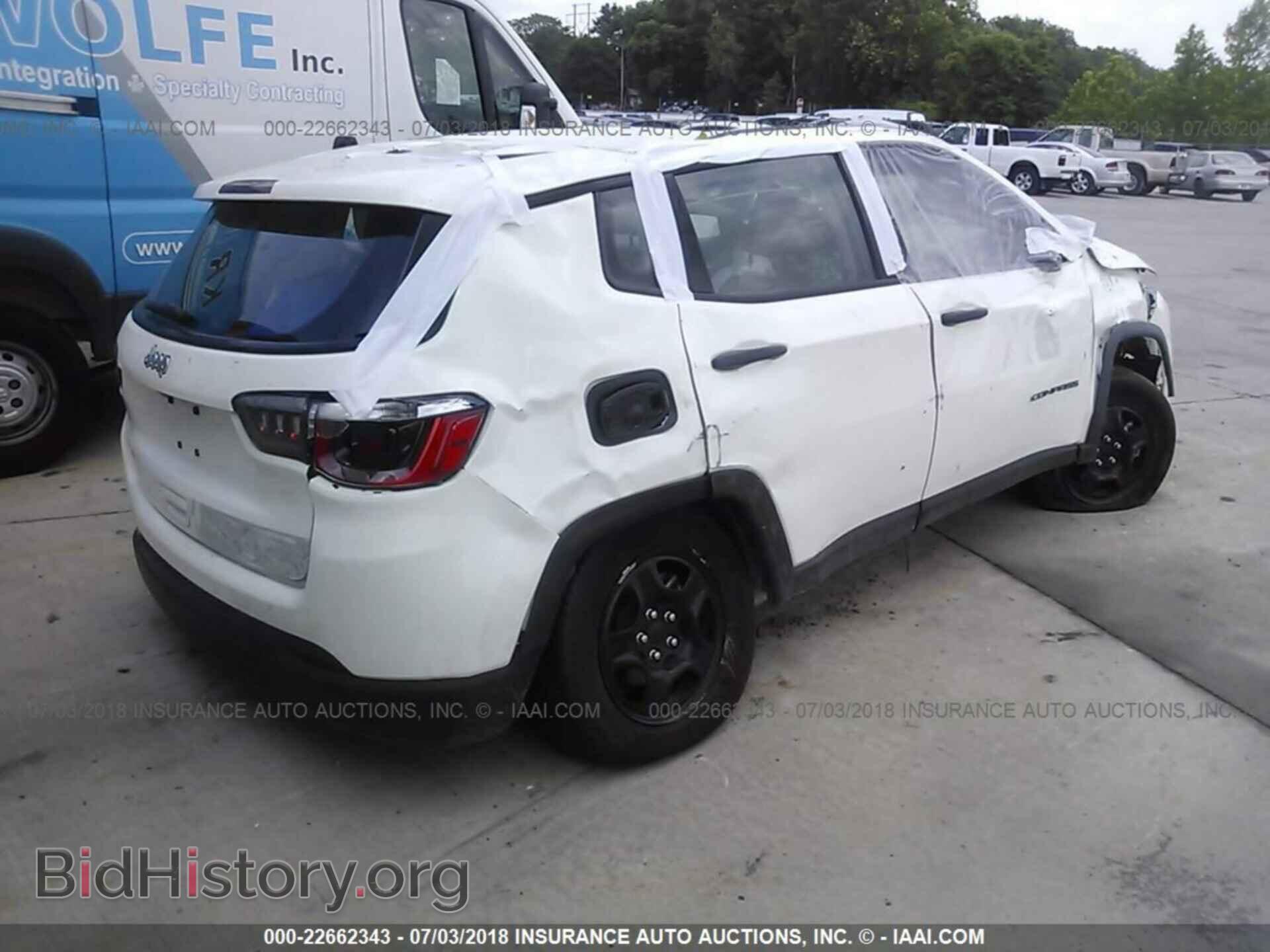 2018 Jeep Compass - VIN: 3C4NJCAB6JT263389 - Photo 4