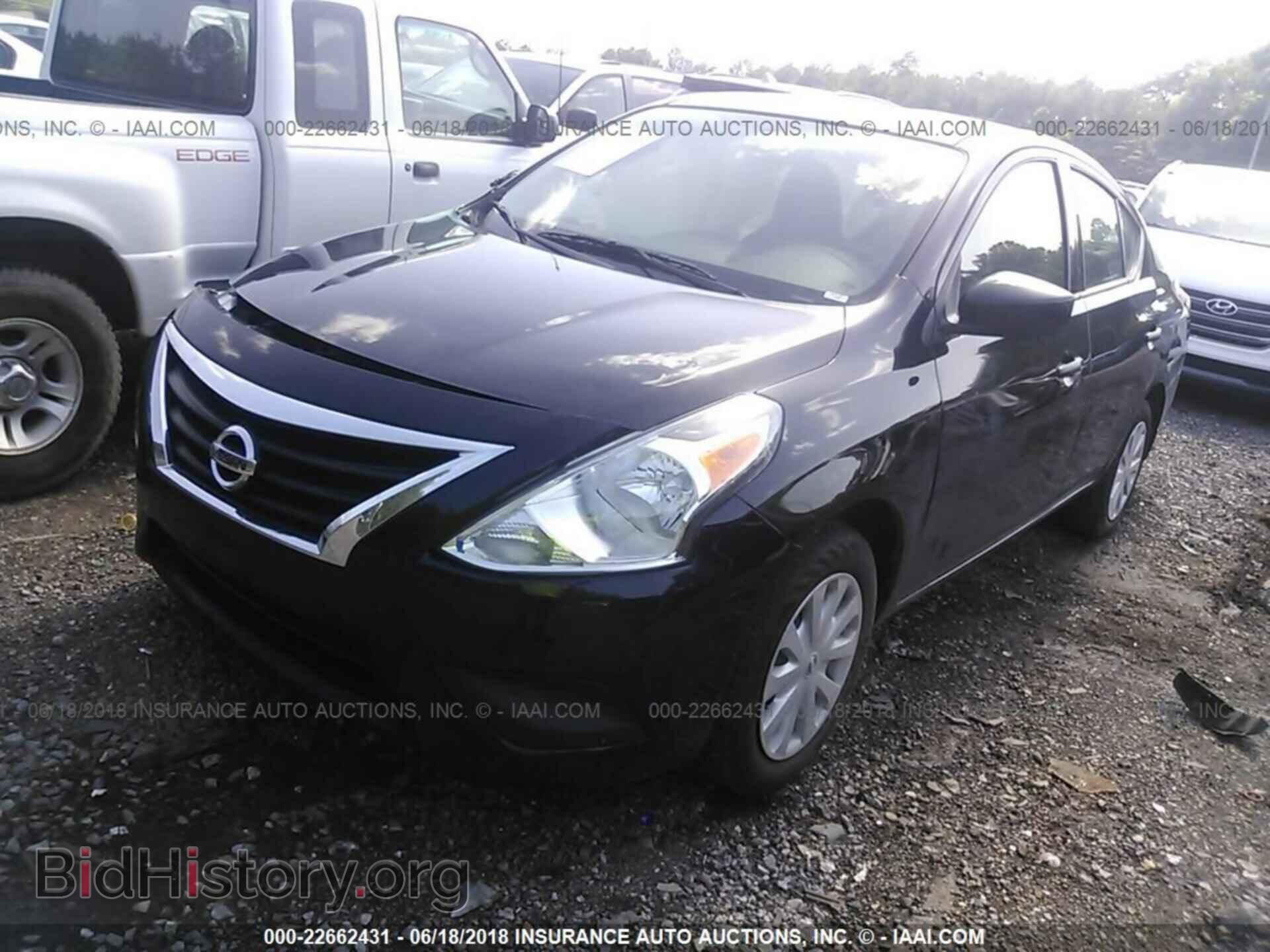2017 Nissan Versa - VIN: 3N1CN7AP3HL835305 - Фото 2