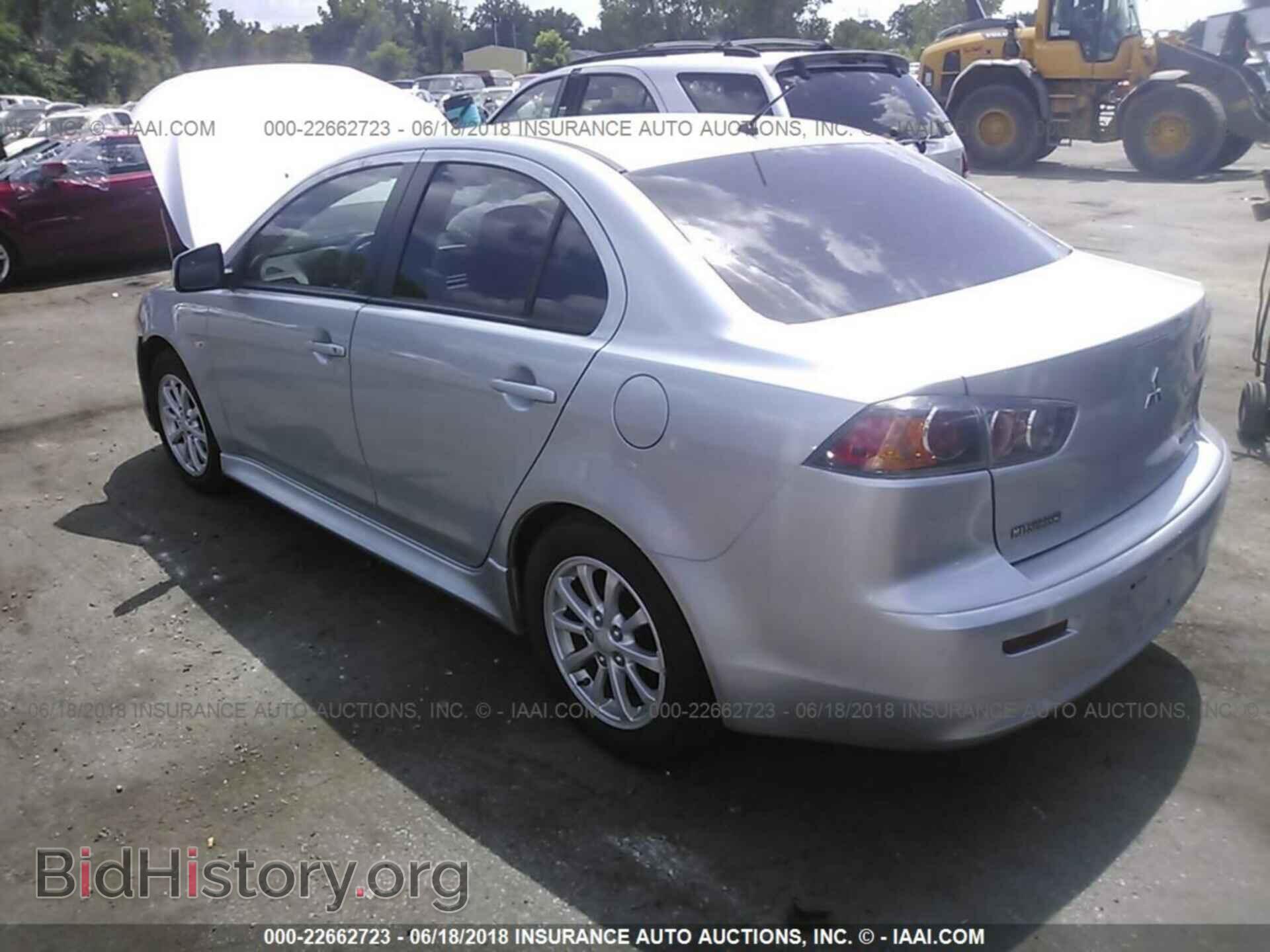 2011 Mitsubishi Lancer - VIN: JA32U2FU3BU028470 - Фото 3
