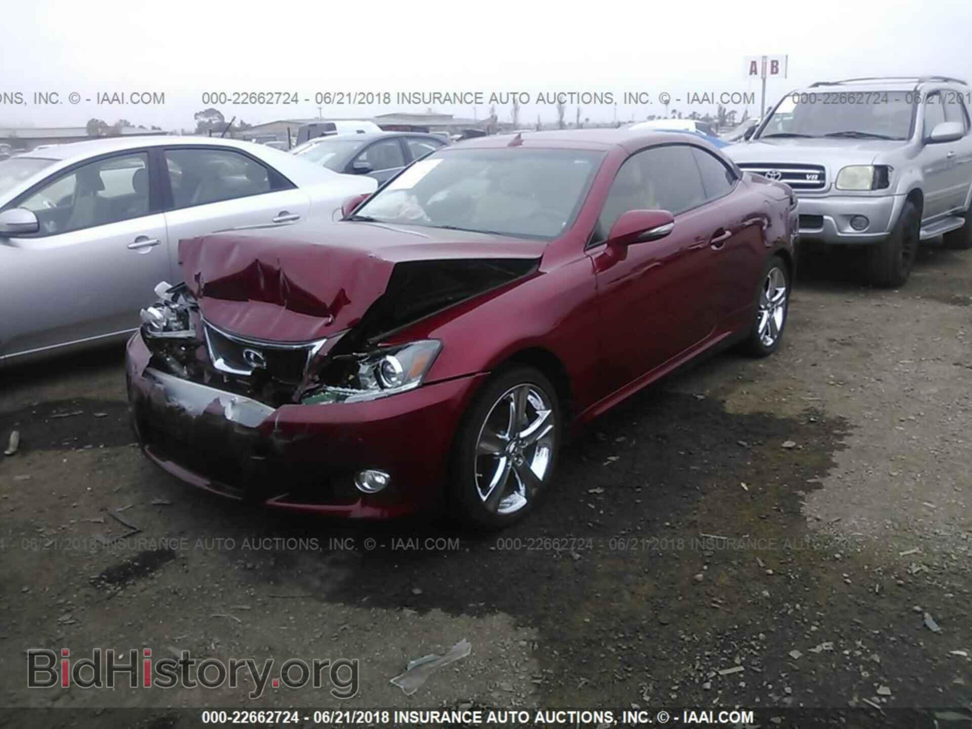 2014 Lexus Is - VIN: JTHFF2C27E2529585 - Photo 2
