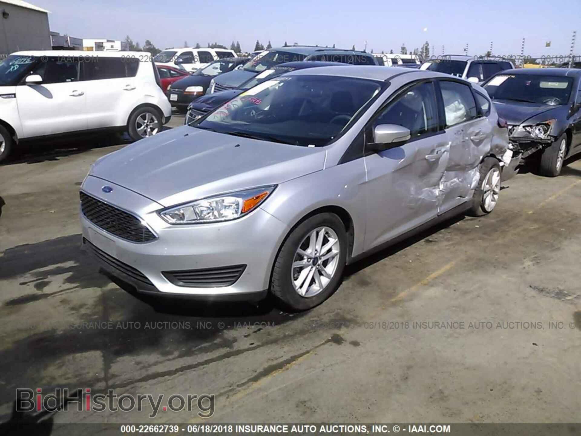 2016 Ford Focus - VIN: 1FADP3K21GL337787 - Photo 2