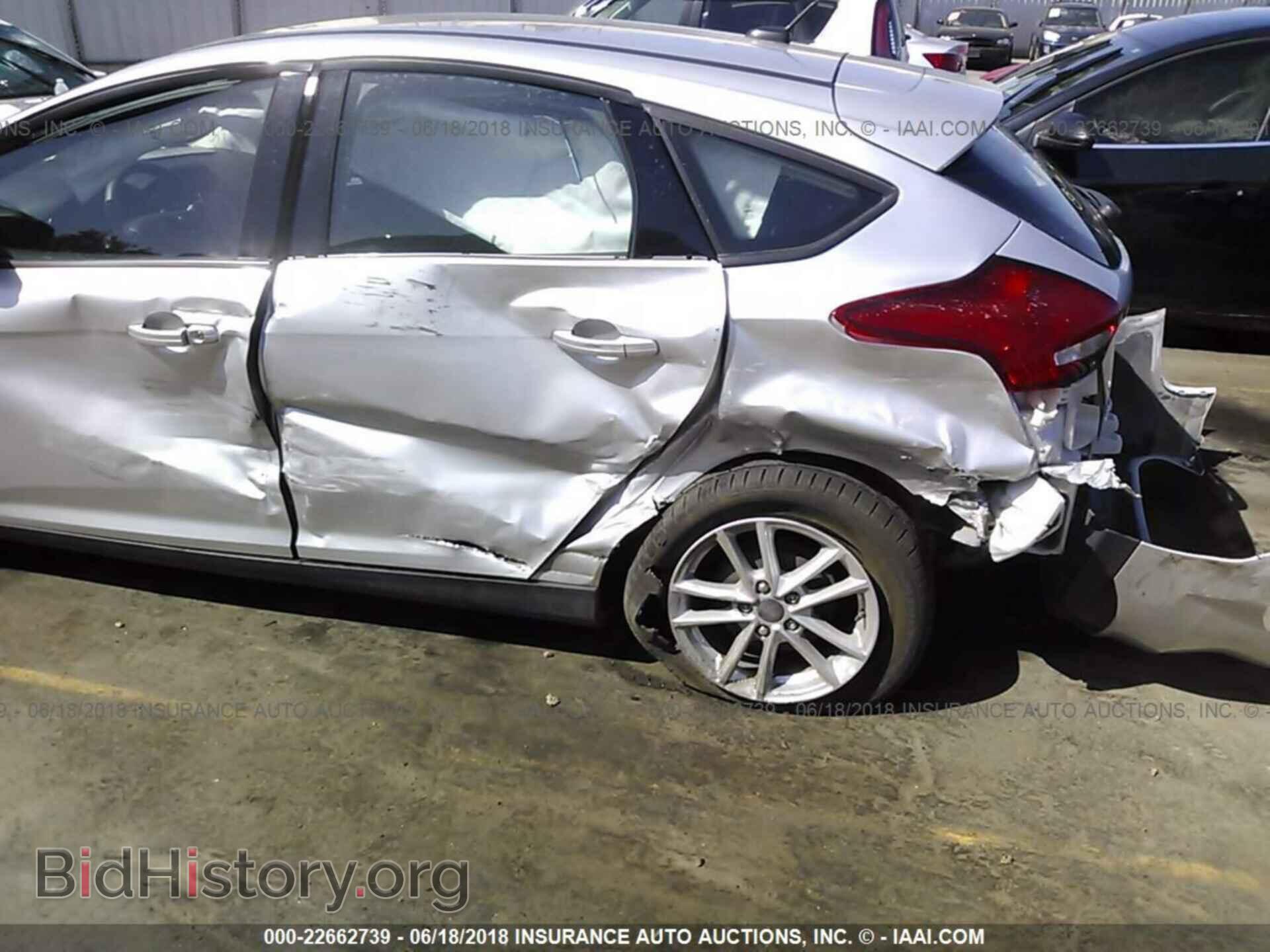 2016 Ford Focus - VIN: 1FADP3K21GL337787 - Photo 6