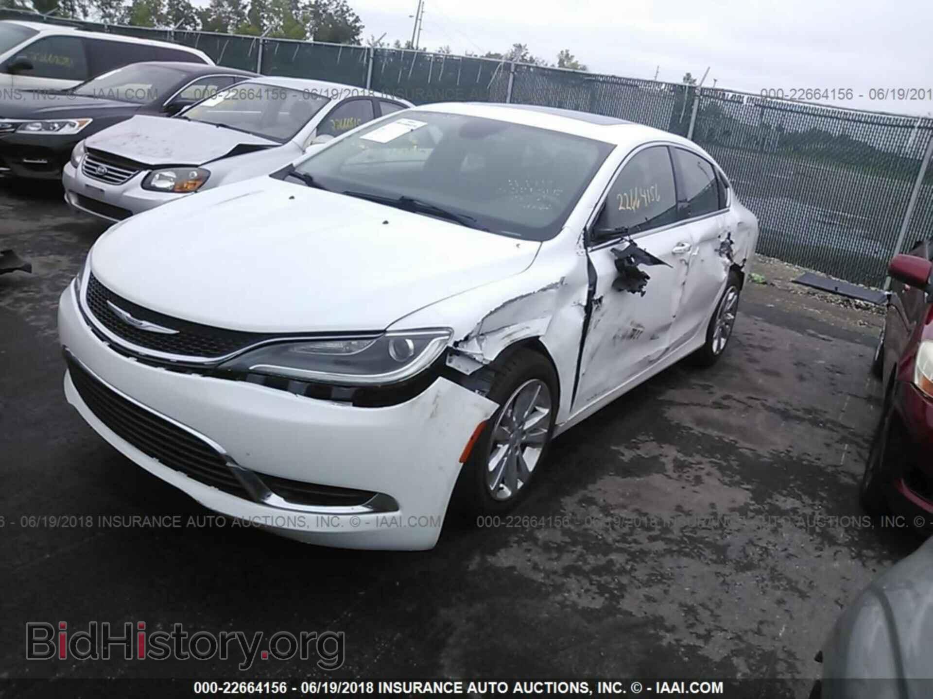 2015 Chrysler 200 - VIN: 1C3CCCABXFN552613 - Photo 2
