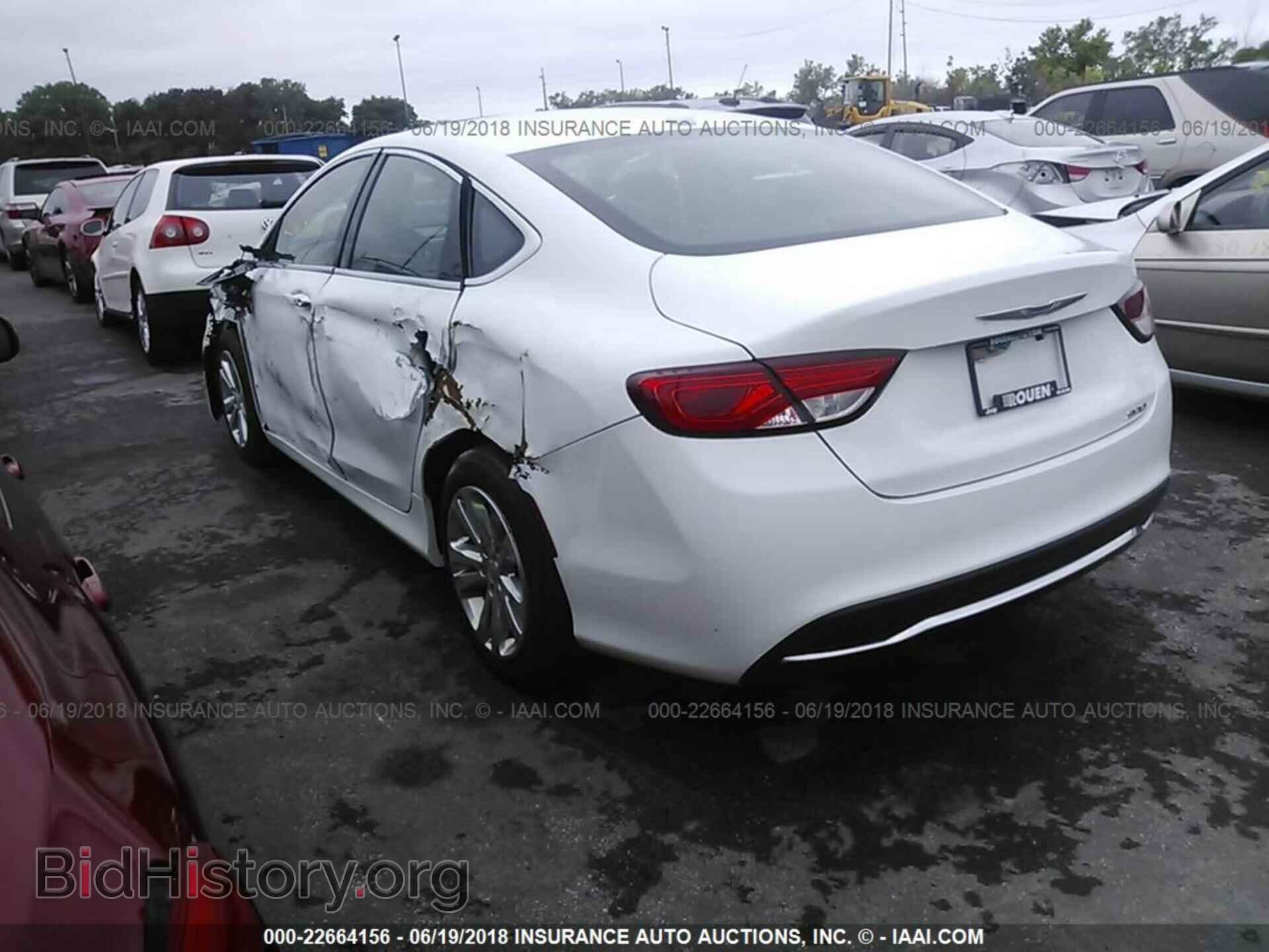 2015 Chrysler 200 - VIN: 1C3CCCABXFN552613 - Photo 3