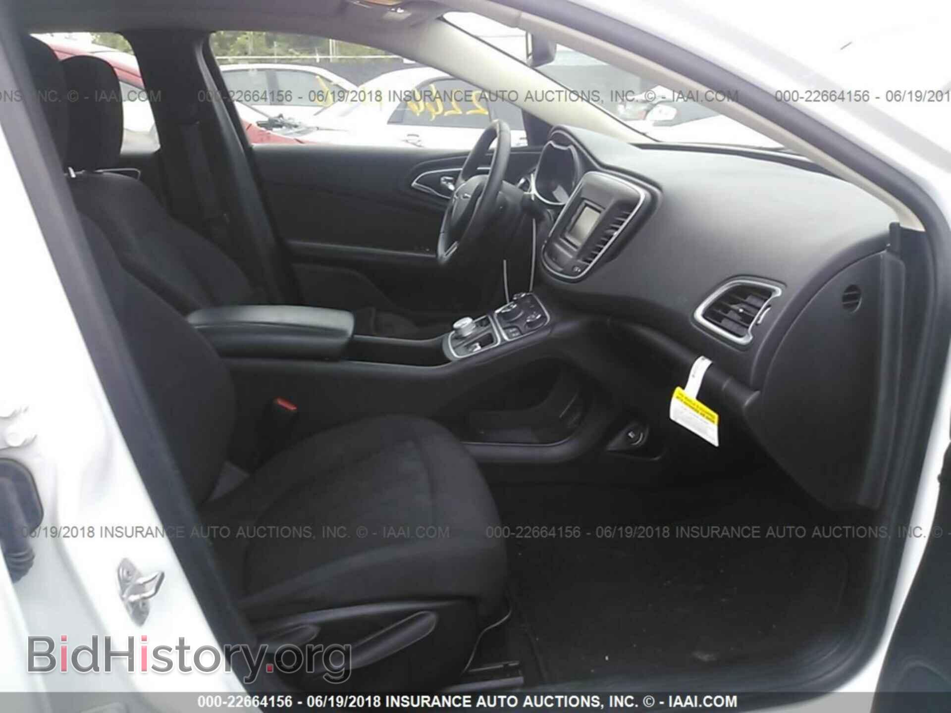 2015 Chrysler 200 - VIN: 1C3CCCABXFN552613 - Photo 5