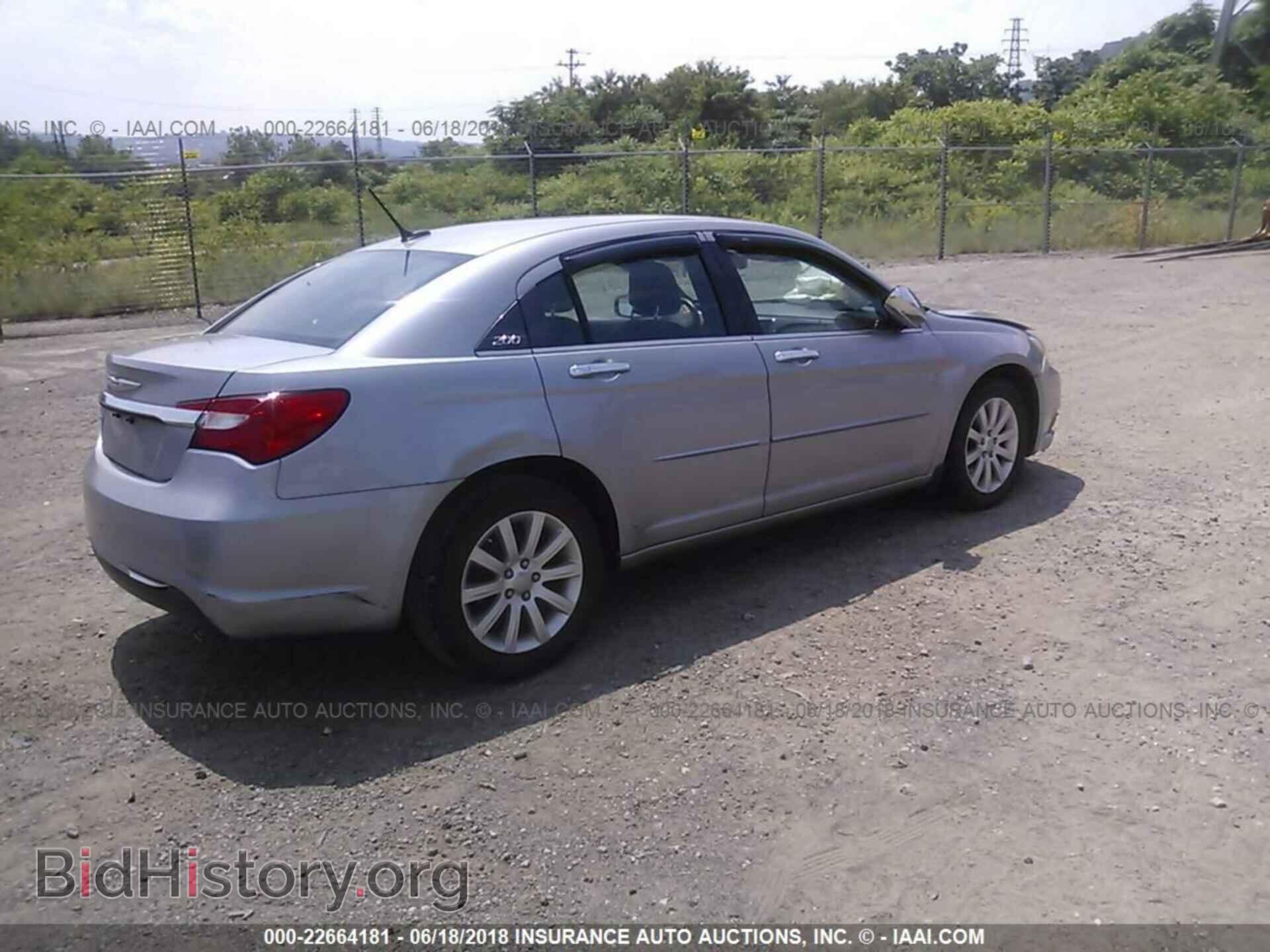 2013 Chrysler 200 - VIN: 1C3CCBCG5DN559162 - Фото 4