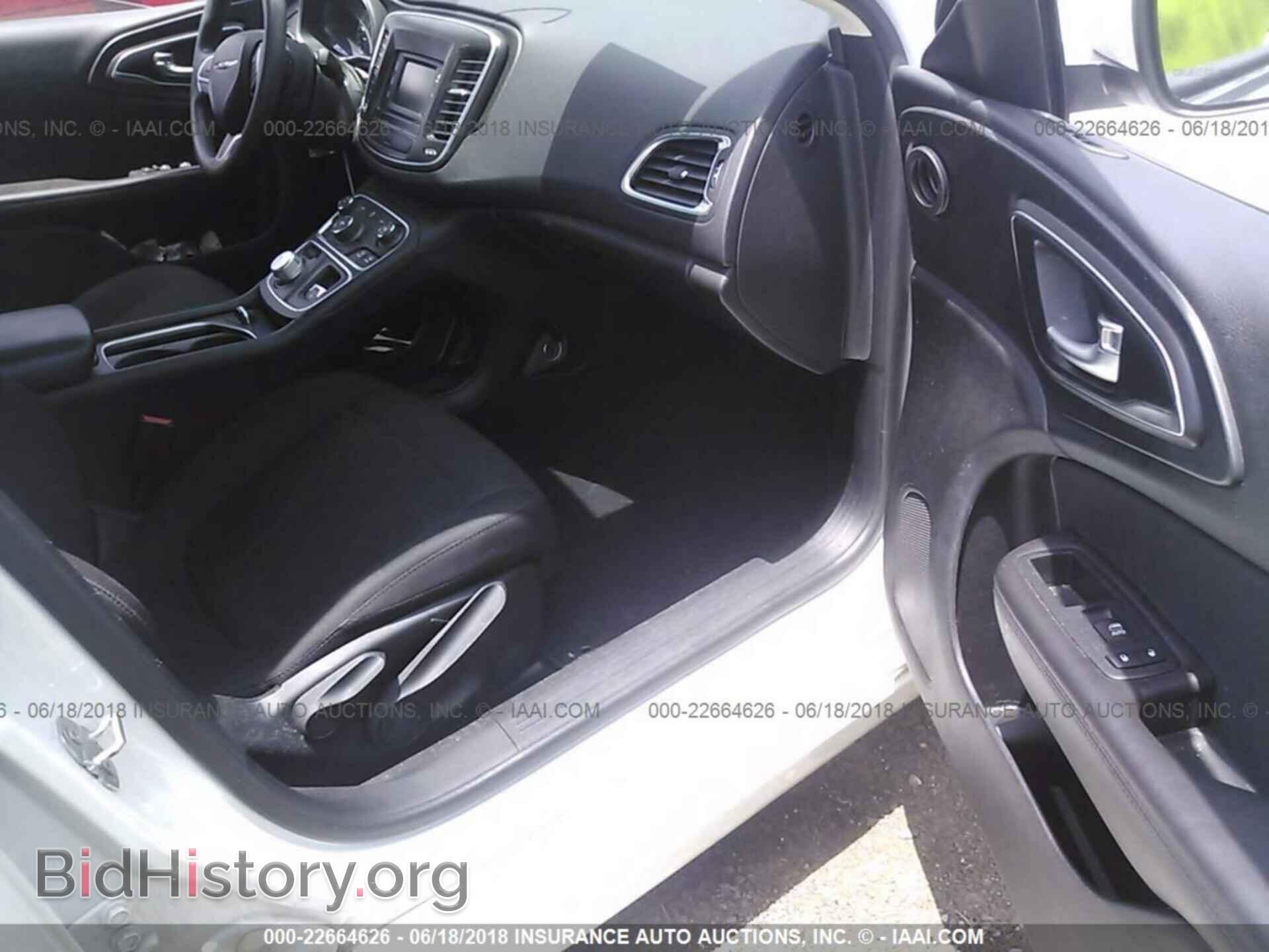 2016 Chrysler 200 - VIN: 1C3CCCAB2GN158878 - Photo 5