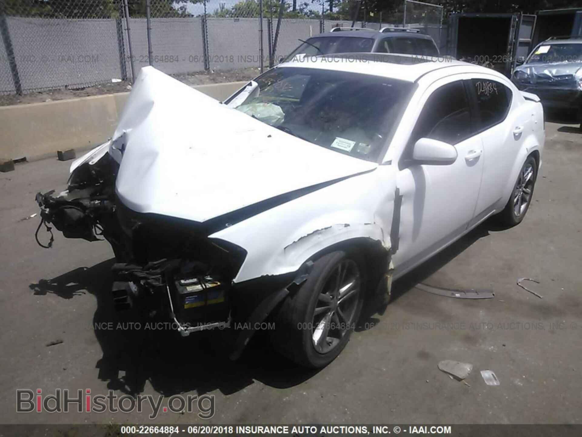 2011 Dodge Avenger - VIN: 1B3BD1FG4BN593554 - Фото 2
