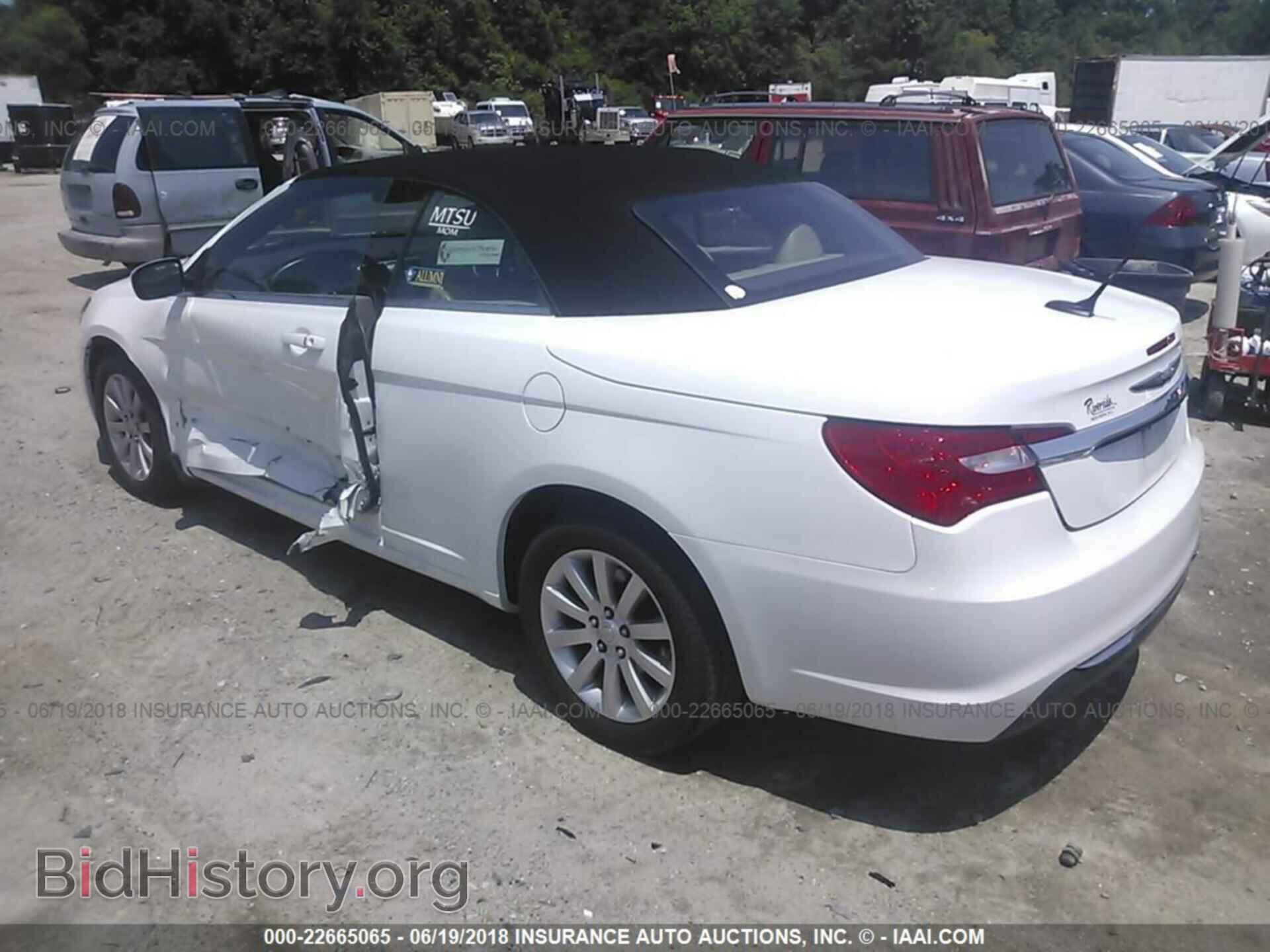 2011 Chrysler 200 - VIN: 1C3BC2EG1BN623722 - Фото 3